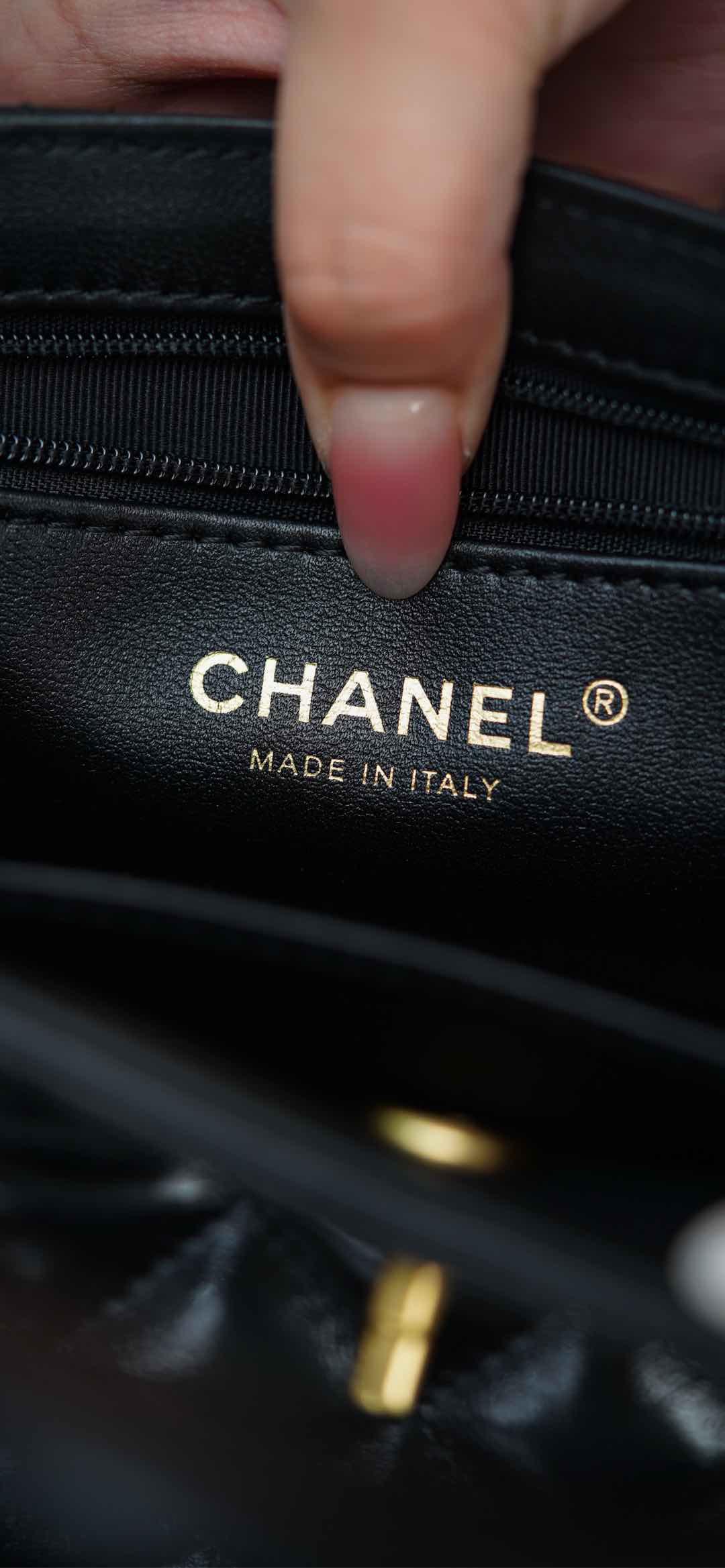 Chanel 23K Kelly mini – Black Lambskin Crossbody Bag – A20-AS4416-B14296-94305