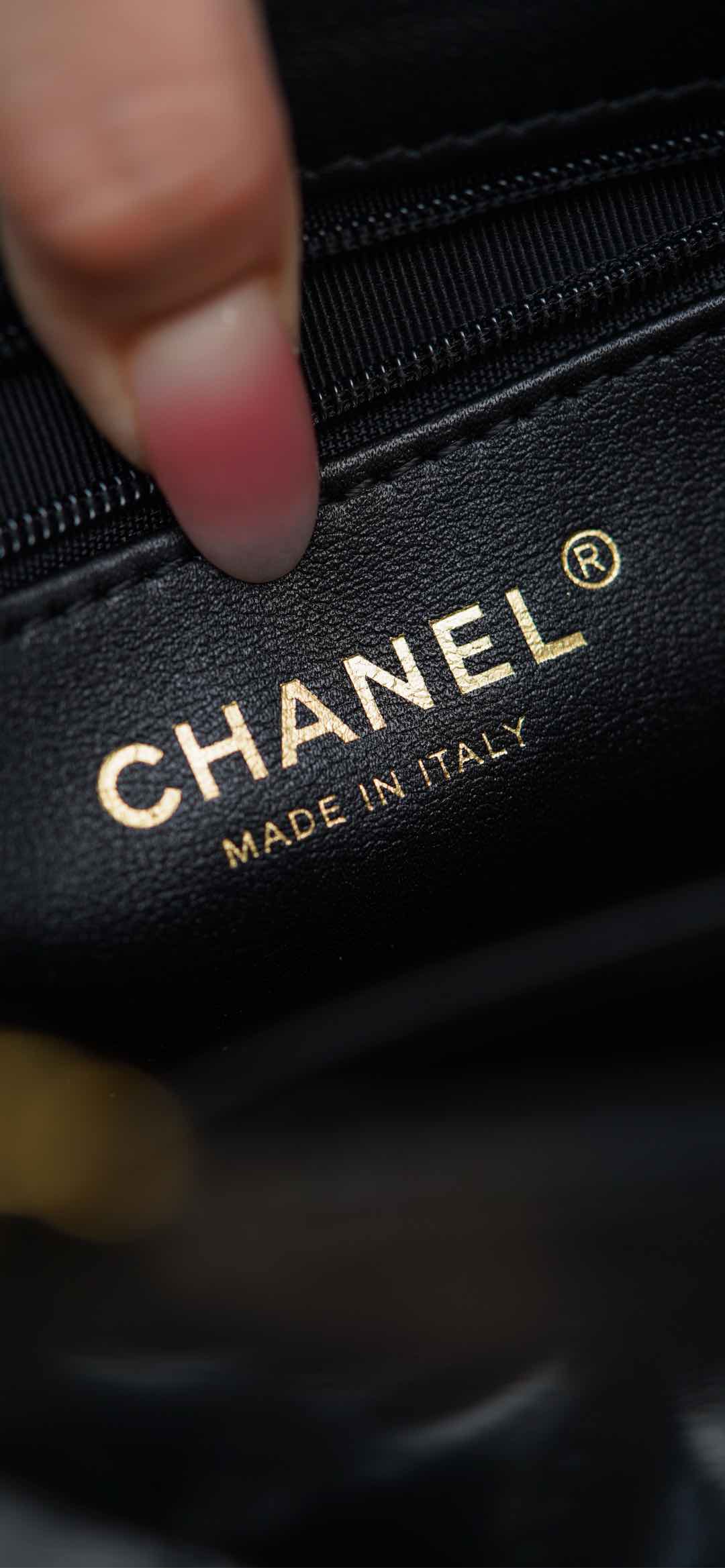 Chanel 23K Kelly mini – Black Lambskin Crossbody Bag – A20-AS4416-B14296-94305