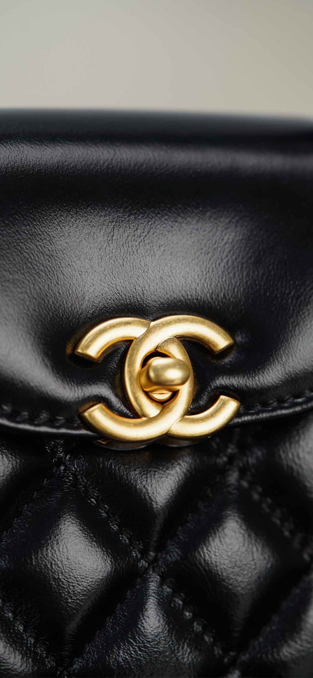 Chanel 23K Kelly mini – Black Lambskin Crossbody Bag – A20-AS4416-B14296-94305