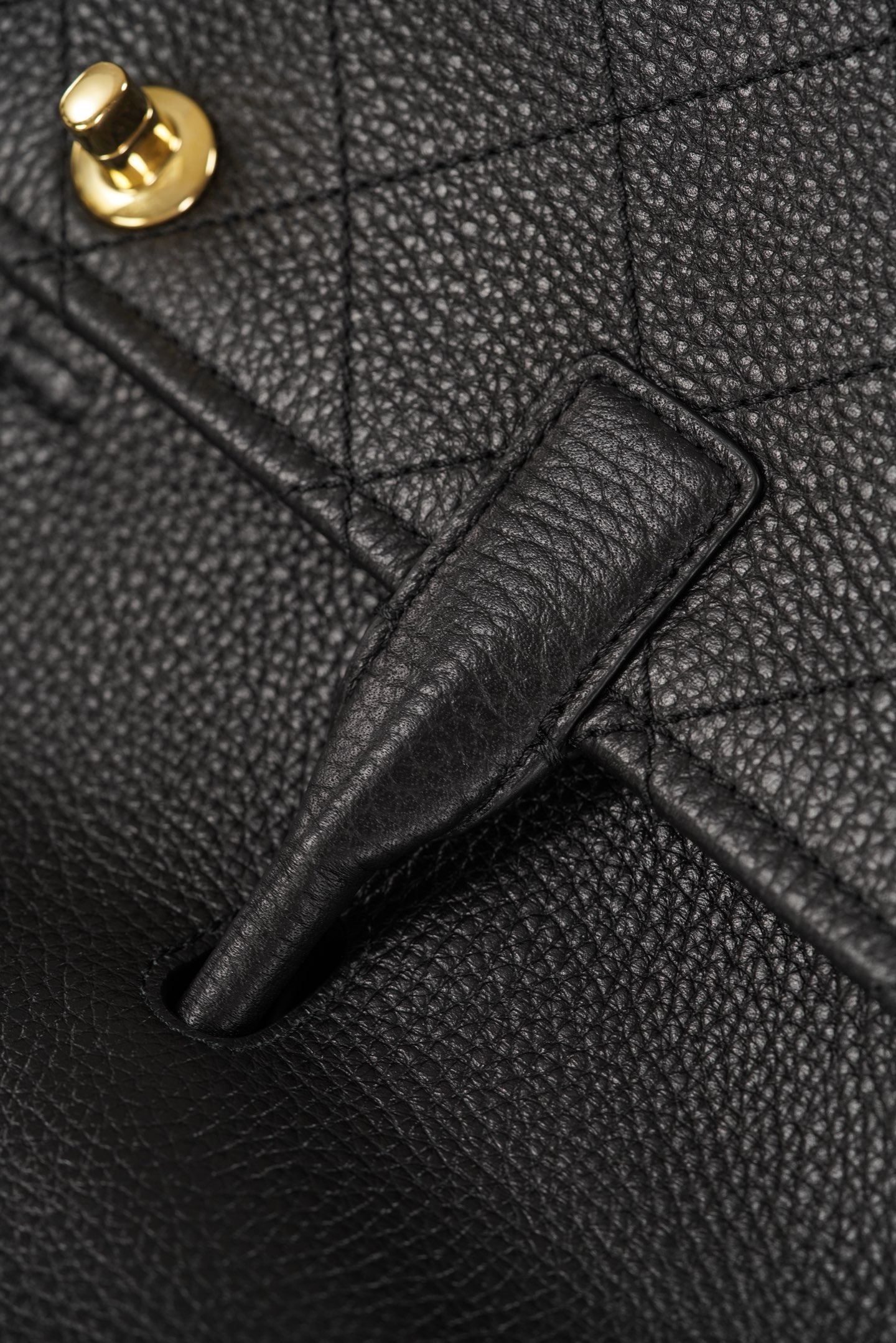 Chanel 26S Baguette – Black Lambskin Crossbody Bag – A20- AS6288-B24248-94305