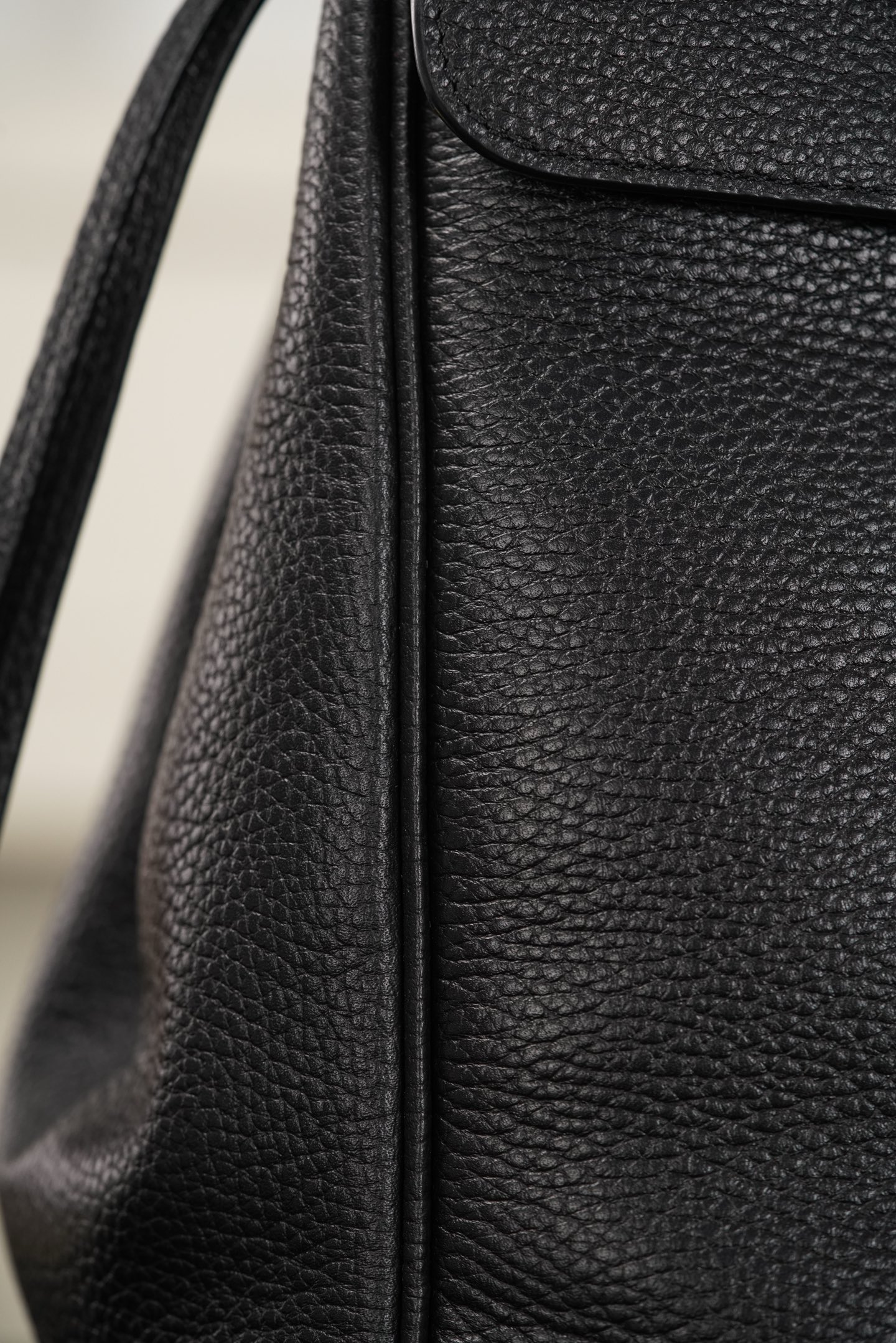 Chanel 26S Baguette large – Black Lambskin Crossbody Bag – A20-  