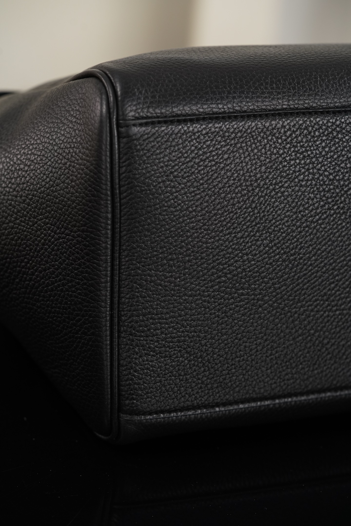 Chanel 26S Baguette large – Black Lambskin Crossbody Bag – A20-  