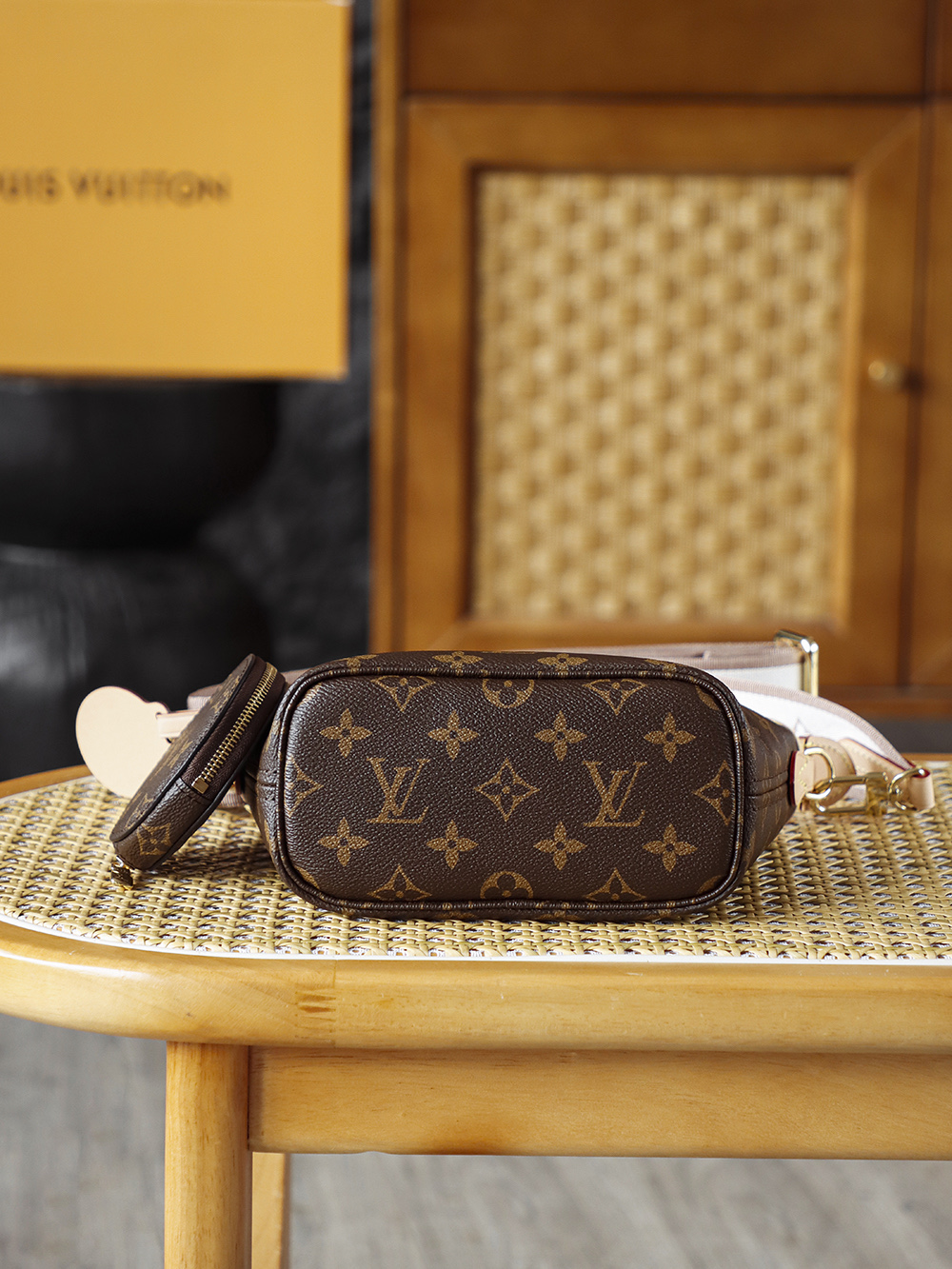 LOUIS VUITTON  Neverfull 经典老花满印拉链 可拆卸肩带  水桶包 托特包 单肩包 斜挎包 手提包  男女同款  棕色 M46705