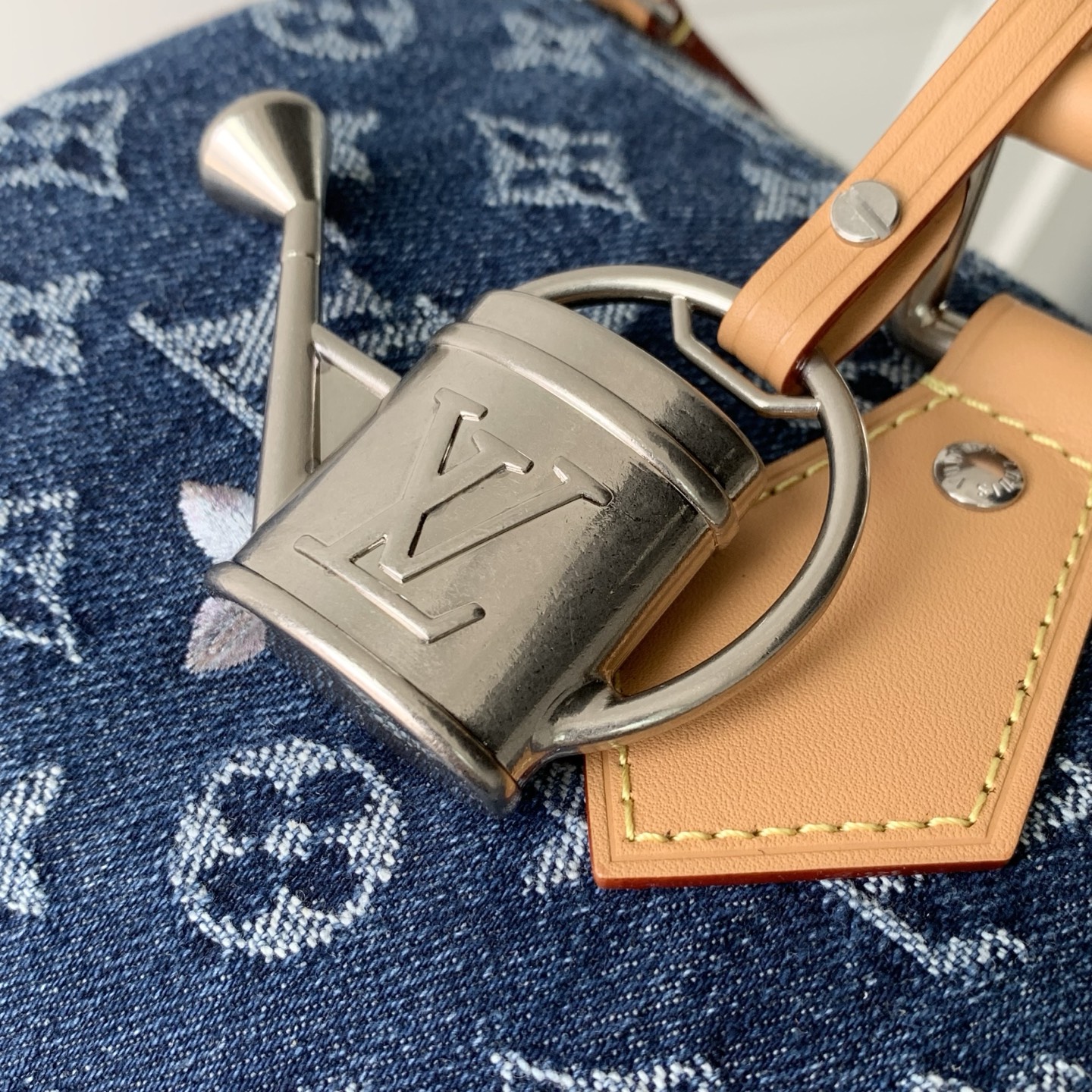 LOUIS VUITTON 路易威登 LV Speedy P9 30 可拆卸肩带 LV牛皮革 斜挎包 单肩包 双肩包 水桶 手提包  丹宁 M27556