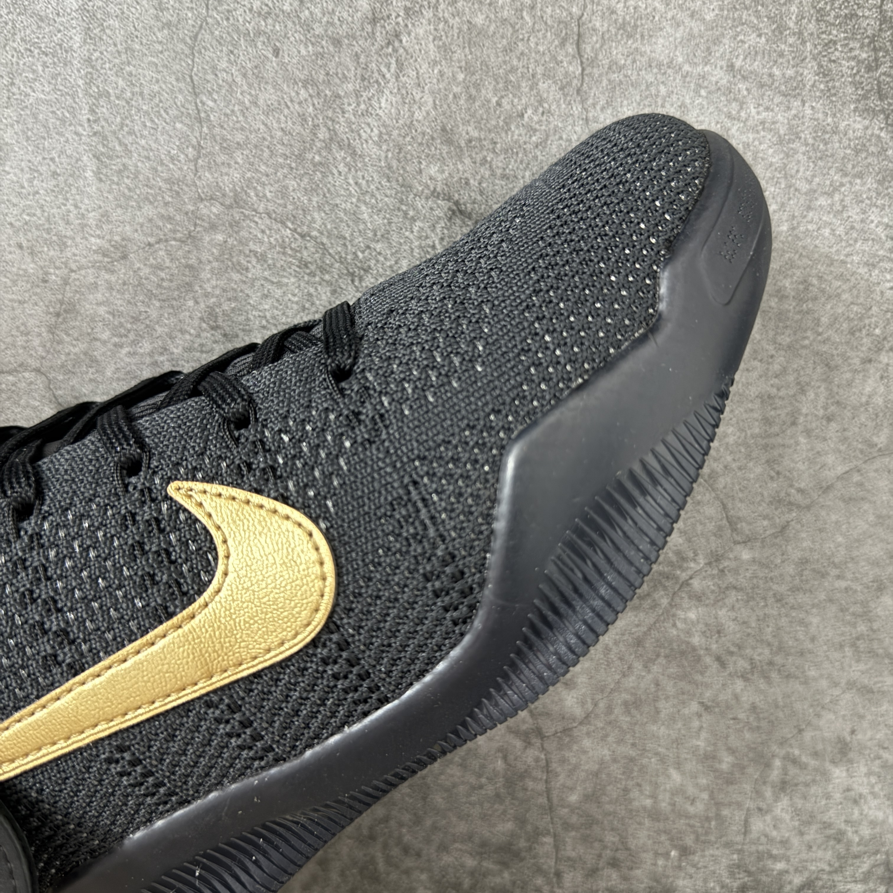 S2  KOBE 11  Protro  科比11  抓地篮球鞋 球鞋 男款 黑金 IM4260-001