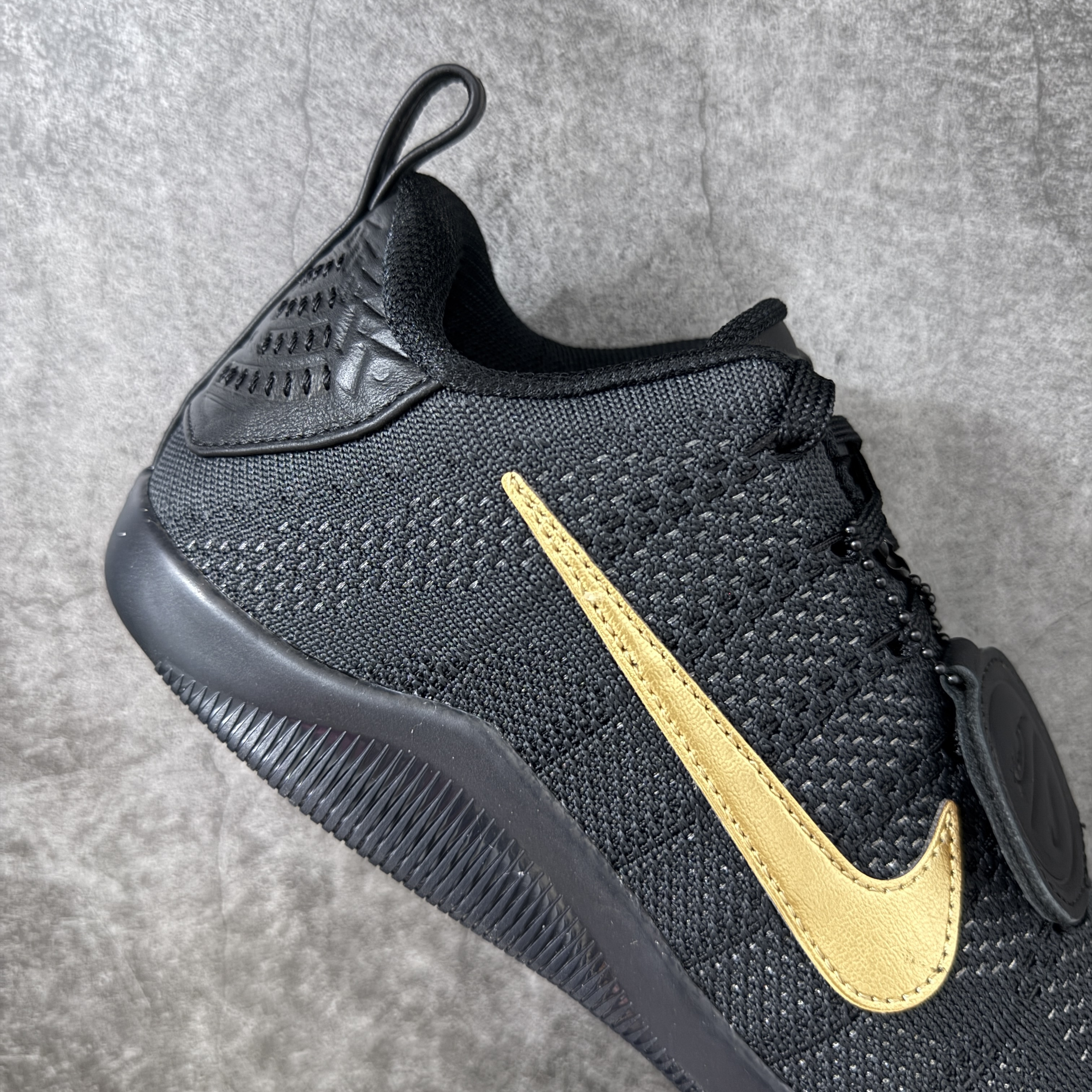 S2  KOBE 11  Protro  科比11  抓地篮球鞋 球鞋 男款 黑金 IM4260-001