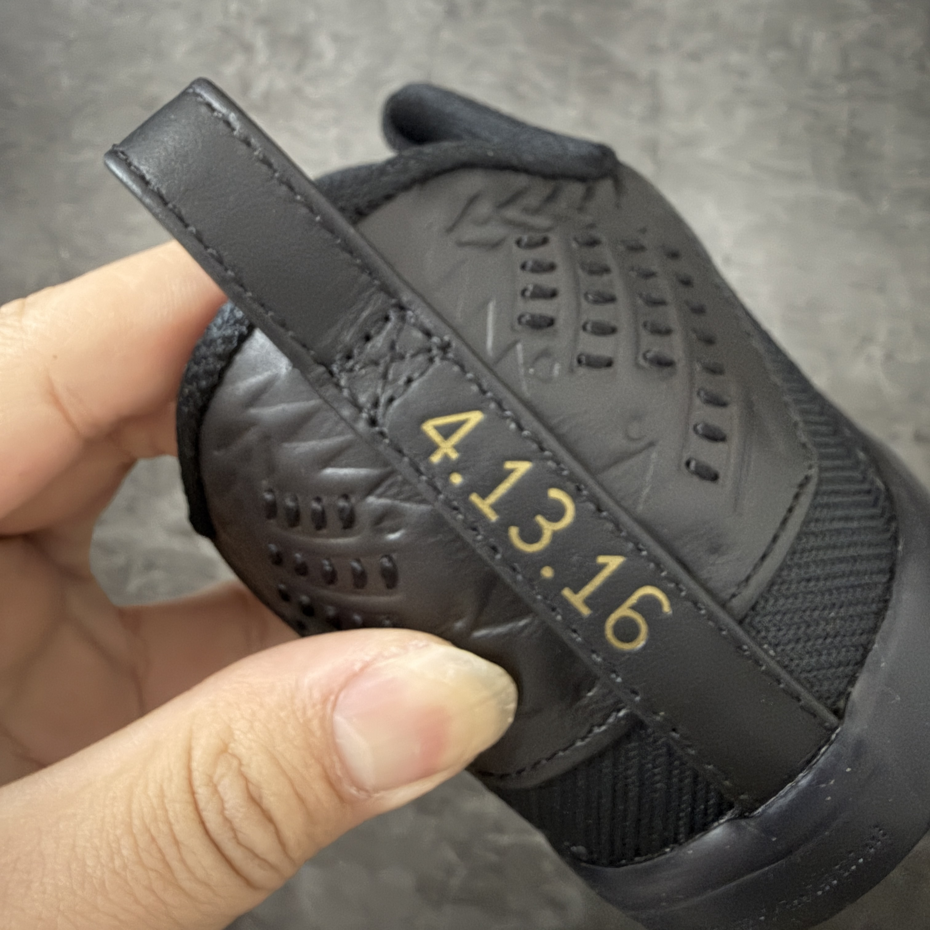 S2  KOBE 11  Protro  科比11  抓地篮球鞋 球鞋 男款 黑金 IM4260-001