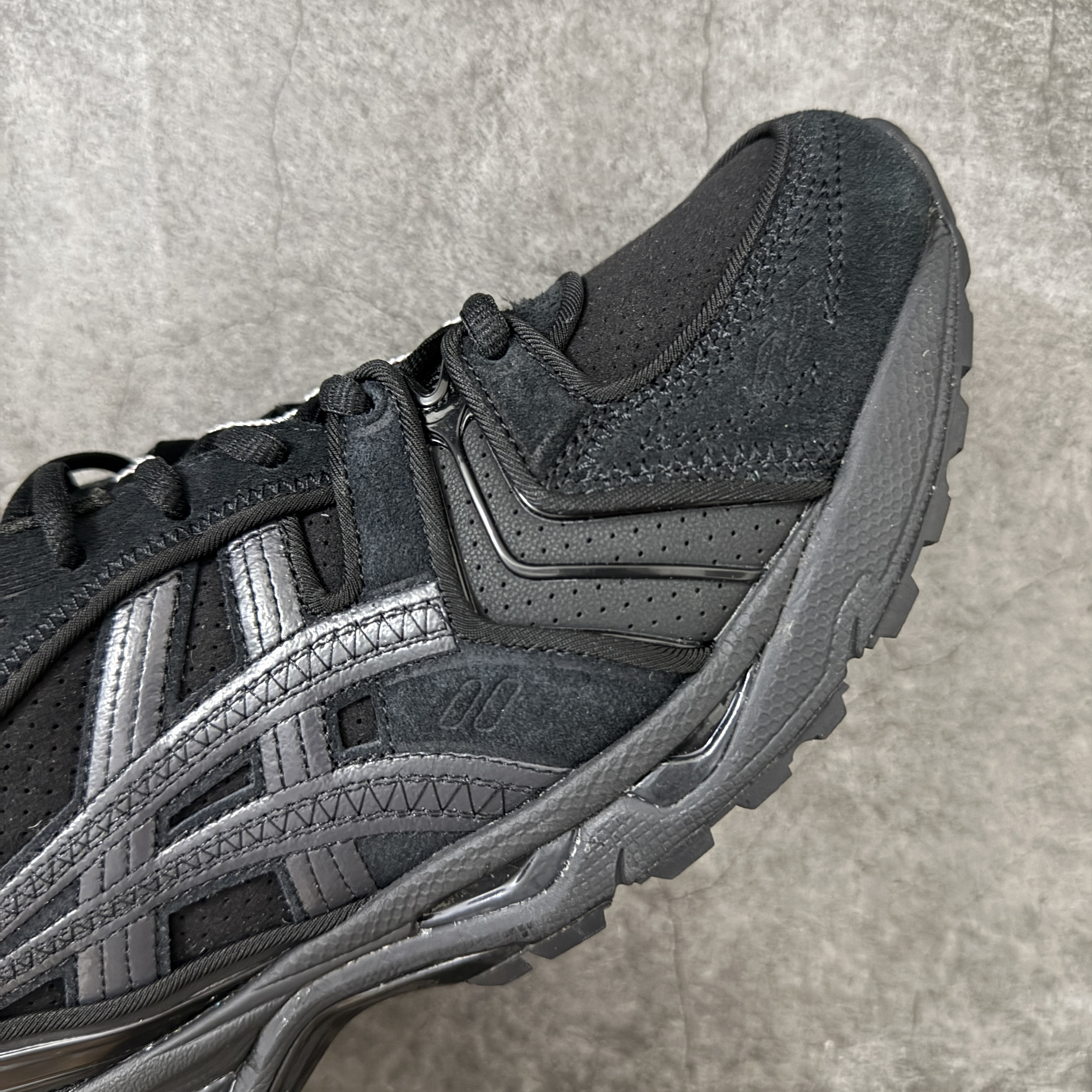 新版 Thom Browne x Asics K14 TB亚瑟士  低筒 减震 户外 运动鞋 跑步鞋  休闲鞋 板鞋 男女同款 黑色 UFC001B-L0195-001