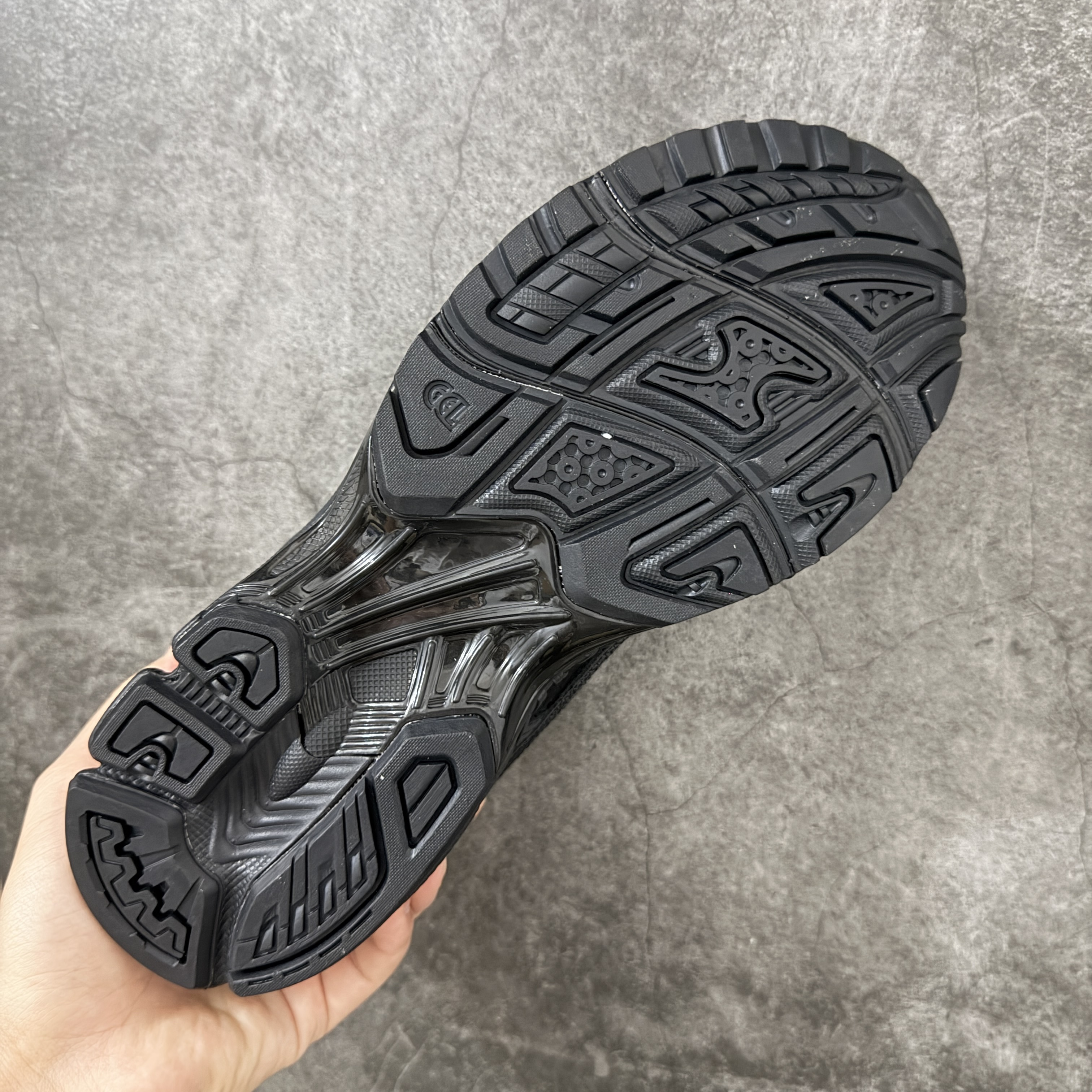 新版 Thom Browne x Asics K14 TB亚瑟士  低筒 减震 户外 运动鞋 跑步鞋  休闲鞋 板鞋 男女同款 黑色 UFC001B-L0195-001