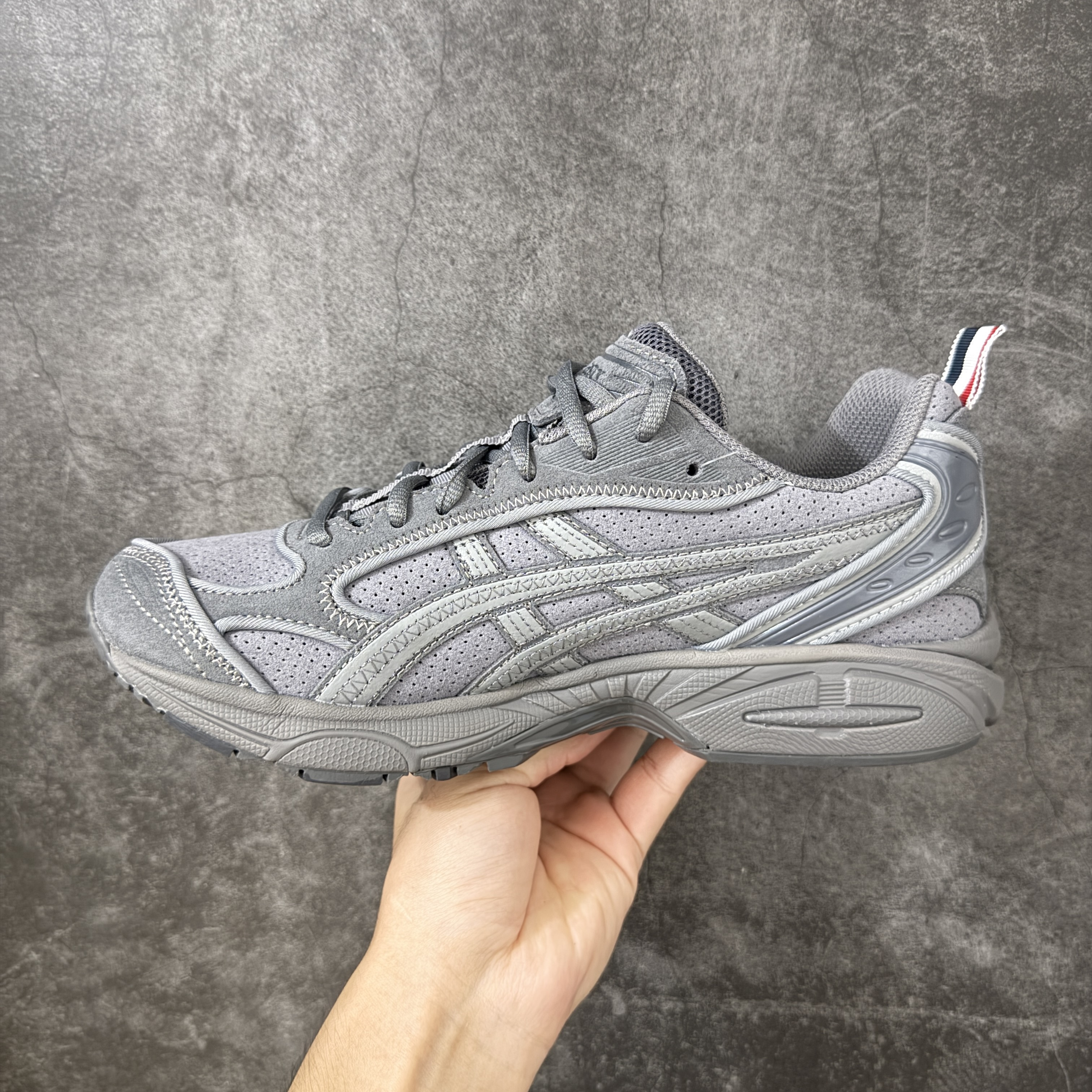 新版 Thom Browne x Asics K14 TB亚瑟士  低筒 减震 户外 运动鞋 跑步鞋  休闲鞋 板鞋 男女同款 灰色 UFC001B-L0195-035