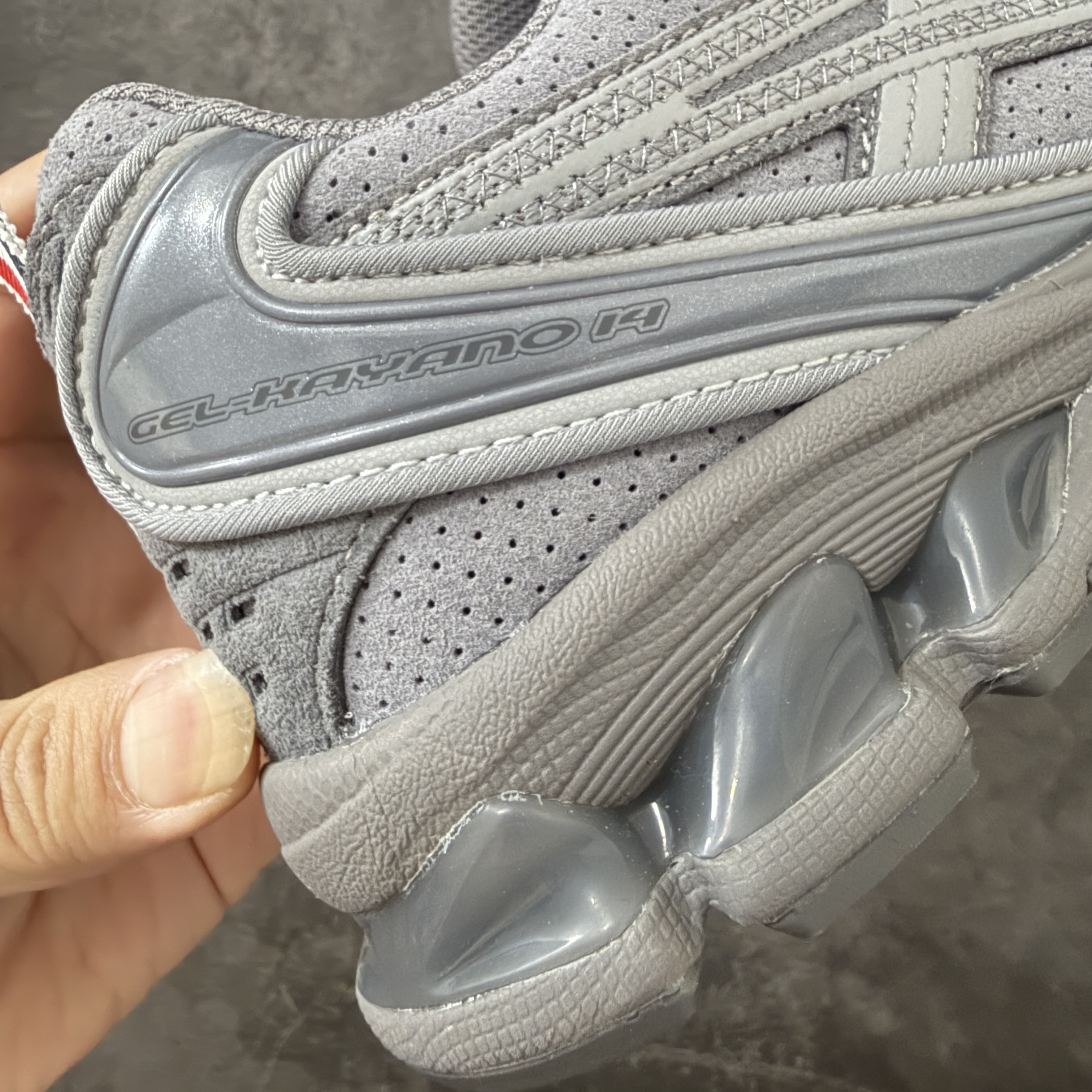 新版 Thom Browne x Asics K14 TB亚瑟士  低筒 减震 户外 运动鞋 跑步鞋  休闲鞋 板鞋 男女同款 灰色 UFC001B-L0195-035
