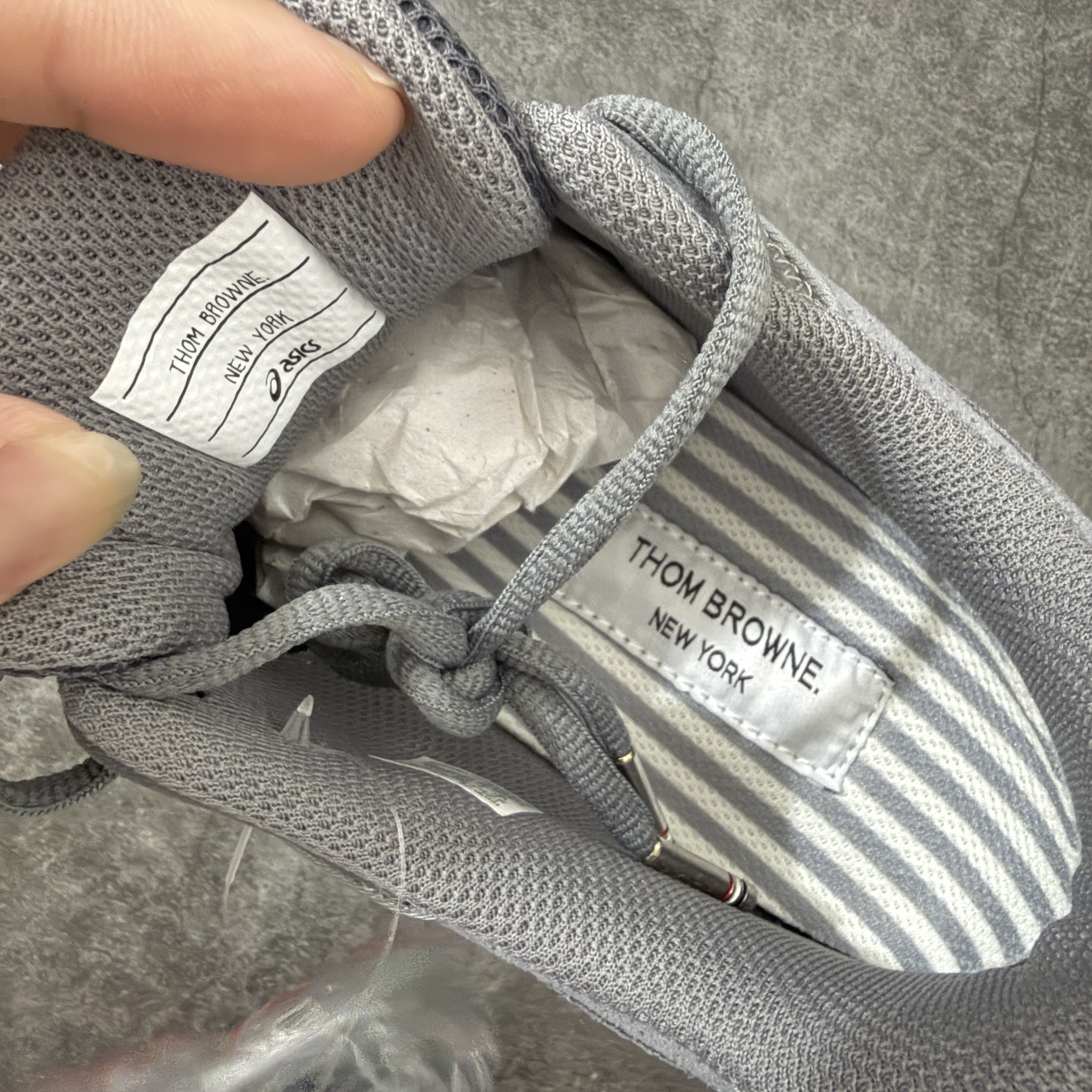 新版 Thom Browne x Asics K14 TB亚瑟士  低筒 减震 户外 运动鞋 跑步鞋  休闲鞋 板鞋 男女同款 灰色 UFC001B-L0195-035