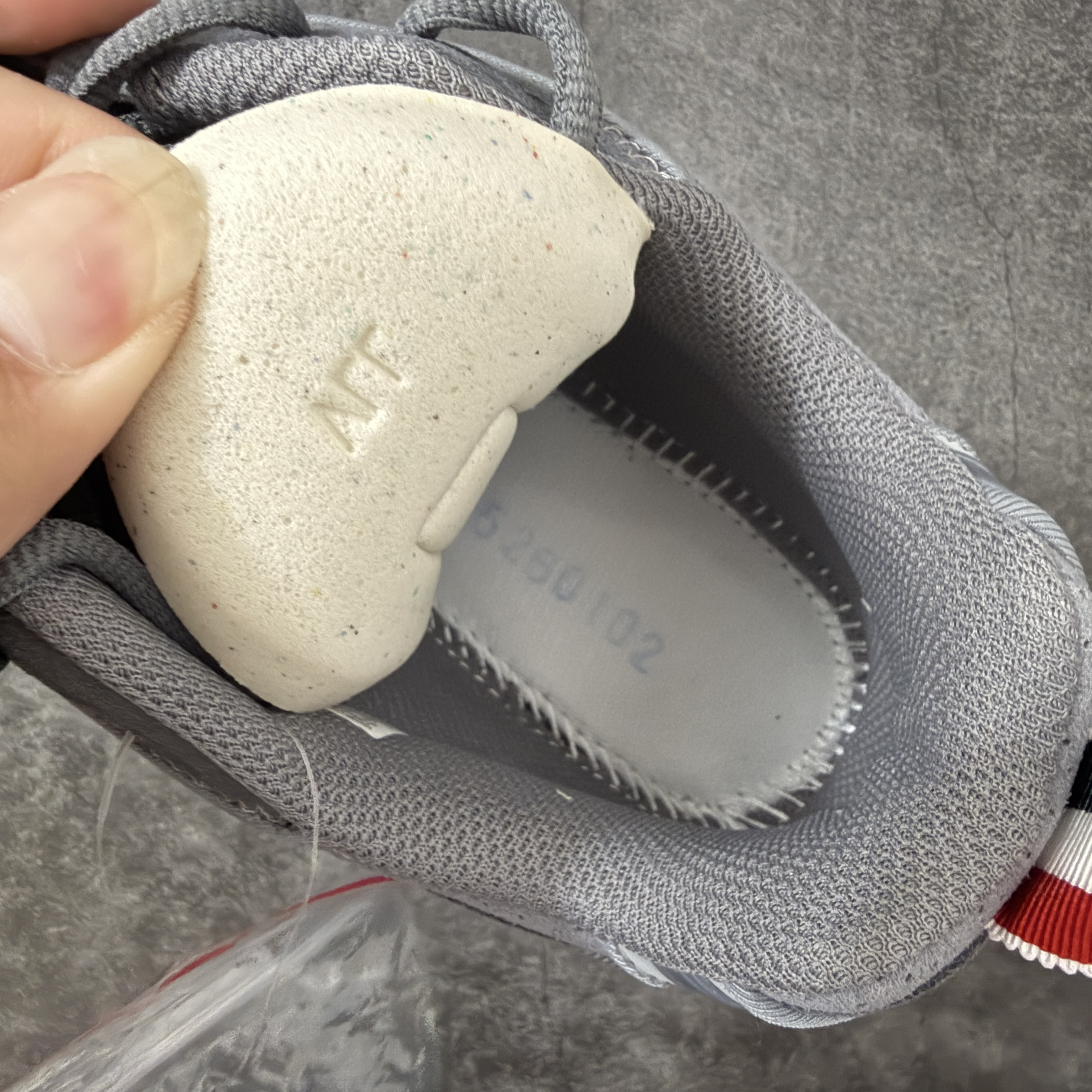 新版 Thom Browne x Asics K14 TB亚瑟士  低筒 减震 户外 运动鞋 跑步鞋  休闲鞋 板鞋 男女同款 灰色 UFC001B-L0195-035