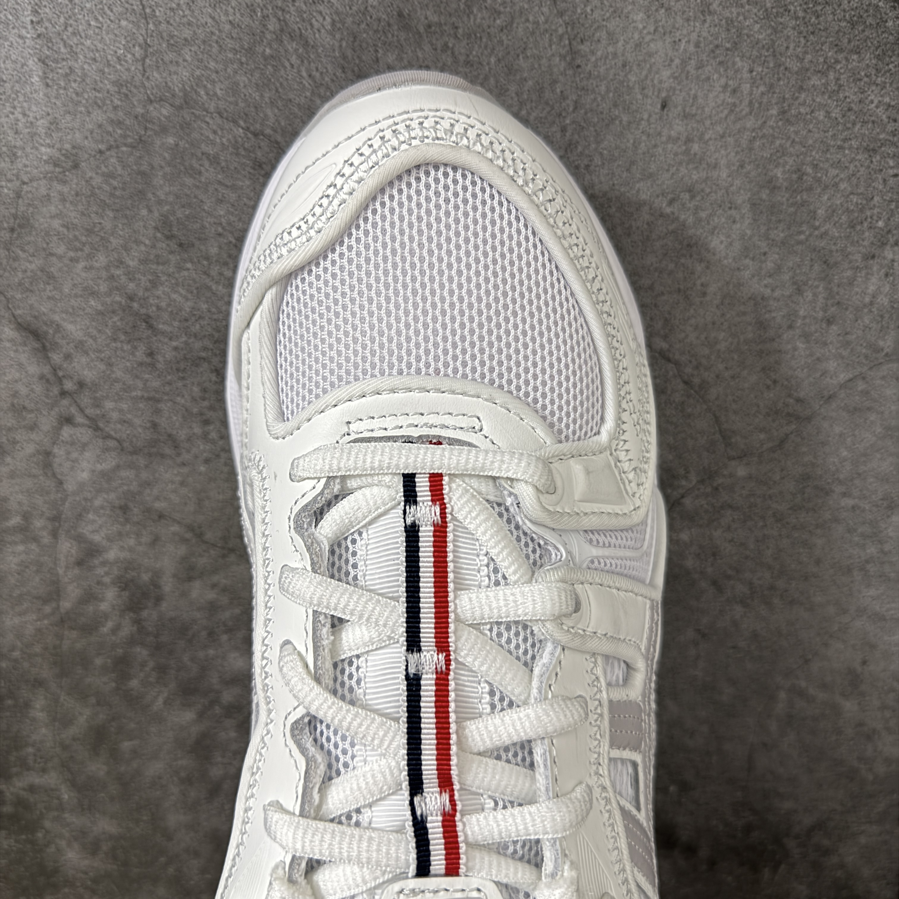 新版 Thom Browne x Asics K14 TB亚瑟士  低筒 减震 户外 运动鞋 跑步鞋  休闲鞋 板鞋 男女同款 灰色 UFC001B-L0195-100