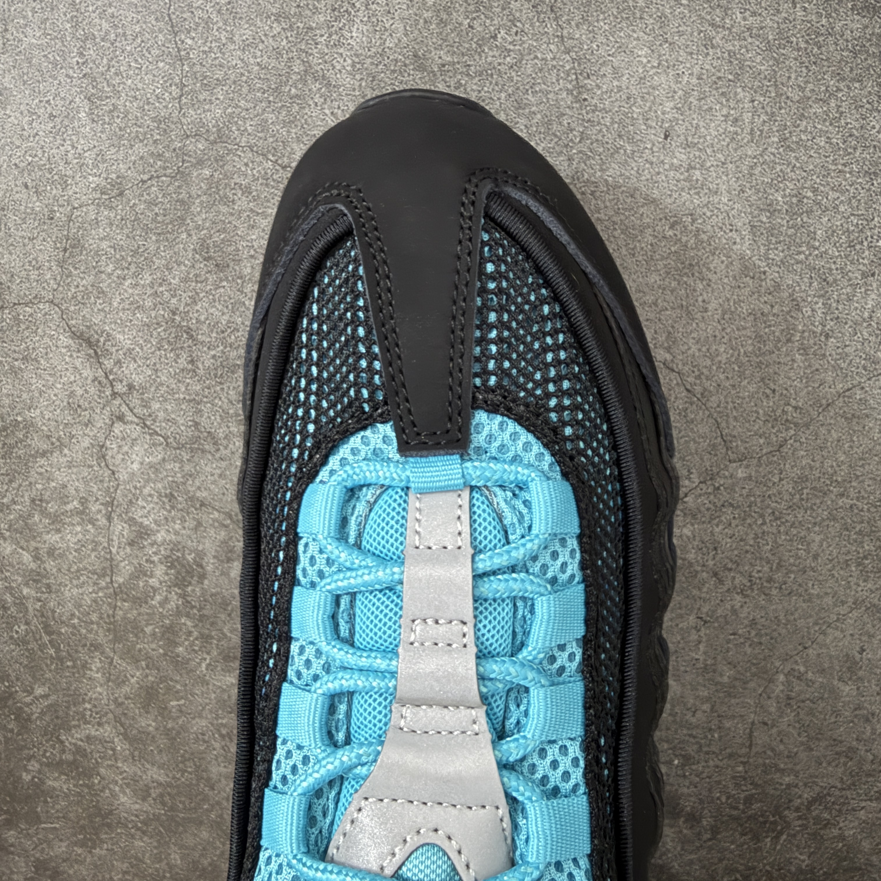 升级最终版Palace  Air Max 95  低筒 网布防滑 运动鞋 休闲鞋 球鞋 男鞋 波鞋   黑绿蝎子  货号：IM4691-001
