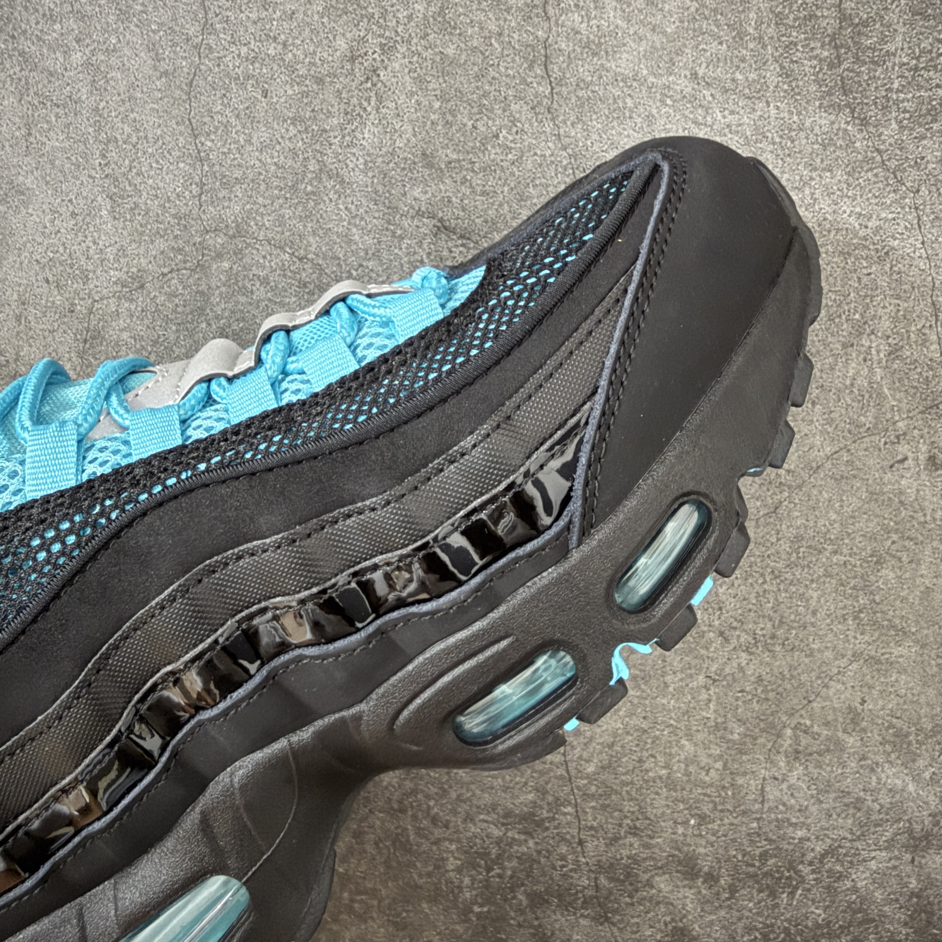 升级最终版Palace  Air Max 95  低筒 网布防滑 运动鞋 休闲鞋 球鞋 男鞋 波鞋   黑绿蝎子  货号：IM4691-001