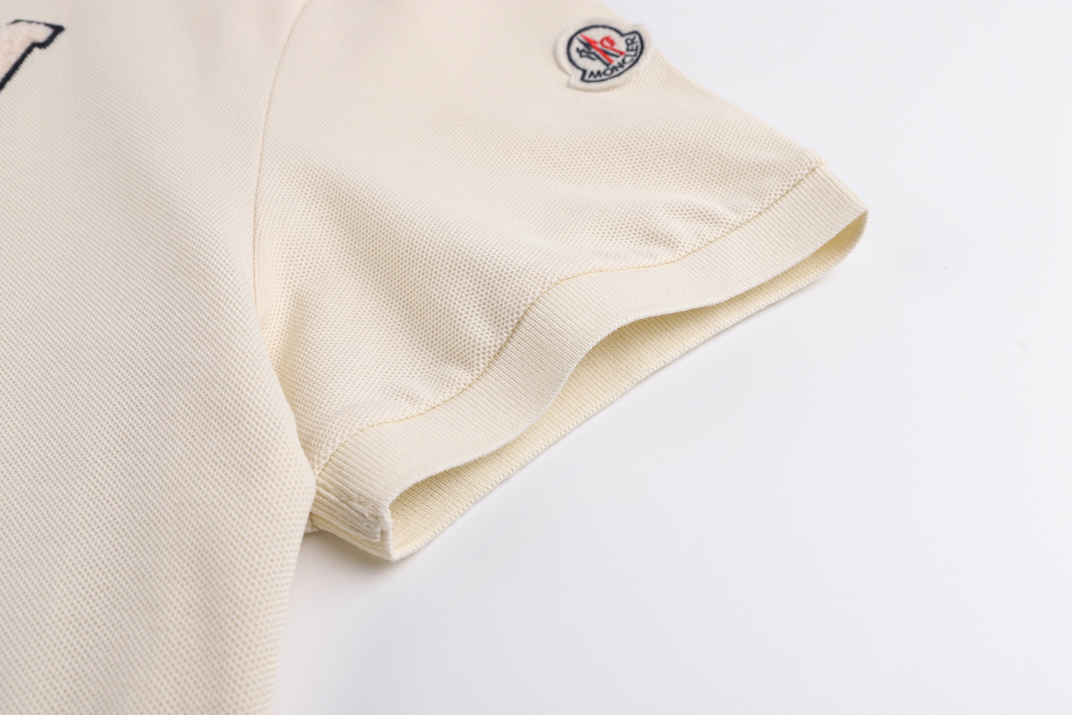 Moncler 蒙口 字母组合珠地Polo衫 短袖 T恤 夏季 米白色 黑蓝色 A2 