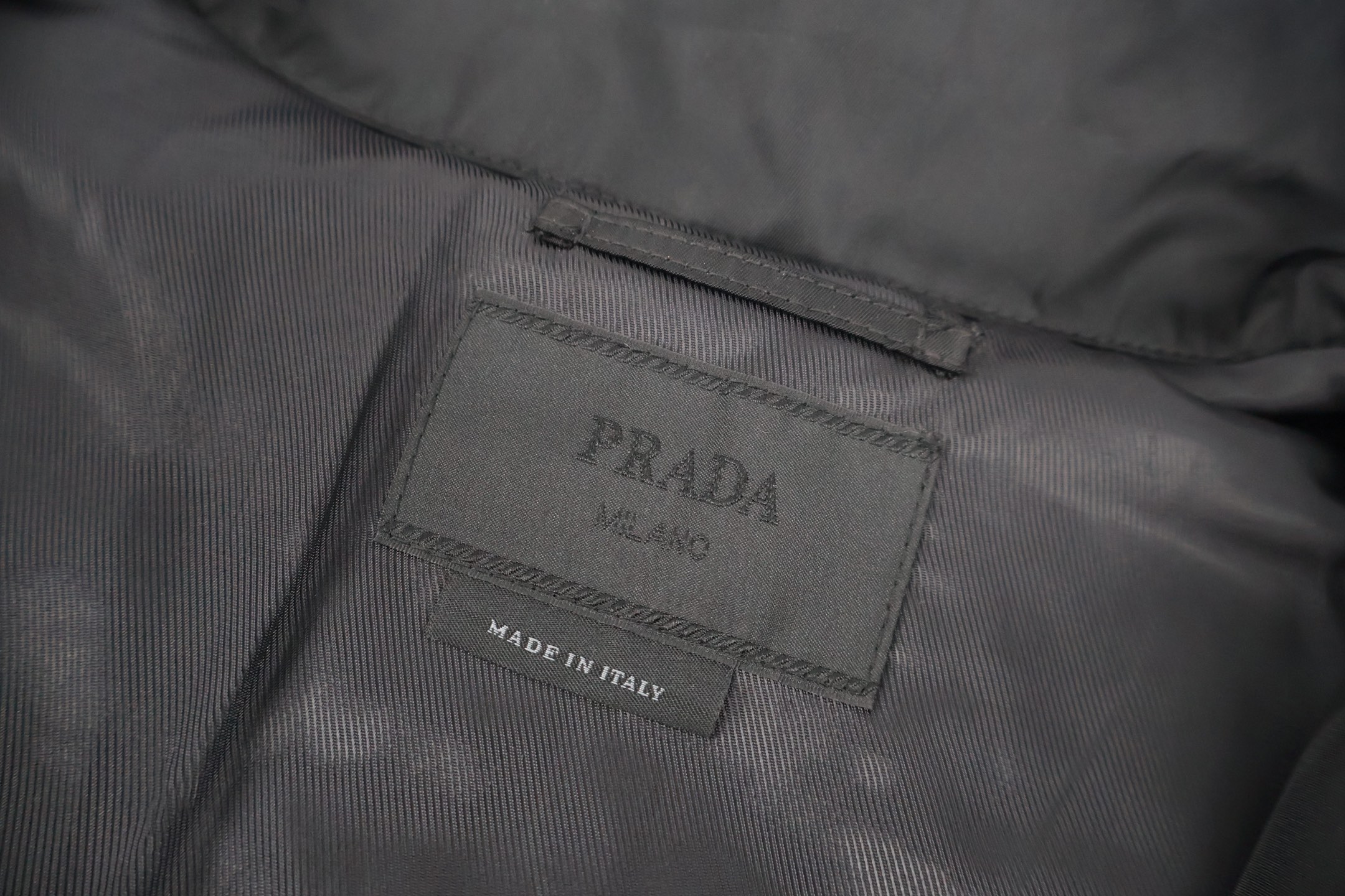 PRADA 普拉达 后领布标拉链飞行夹克 外套 长袖 黑色 C0