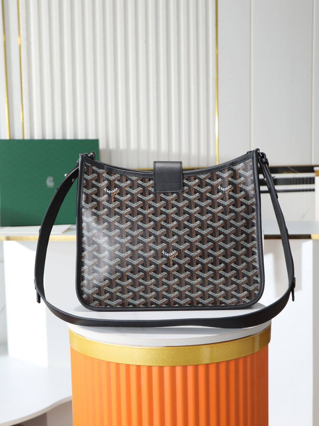 戈雅 斜跨 Goyard MUSETTE – Leather, Beechwood, and Canvas with Calfskin Trim F0-MUSETTPMLTY-01CG01P