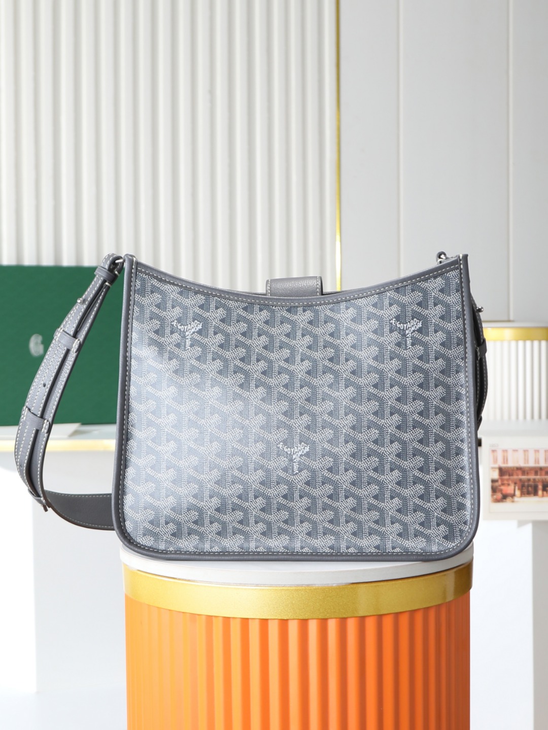 戈雅 斜跨 Goyard MUSETTE – Leather, Beechwood, and Canvas with Calfskin Trim F0-MUSETTPMLTY-01CG01P