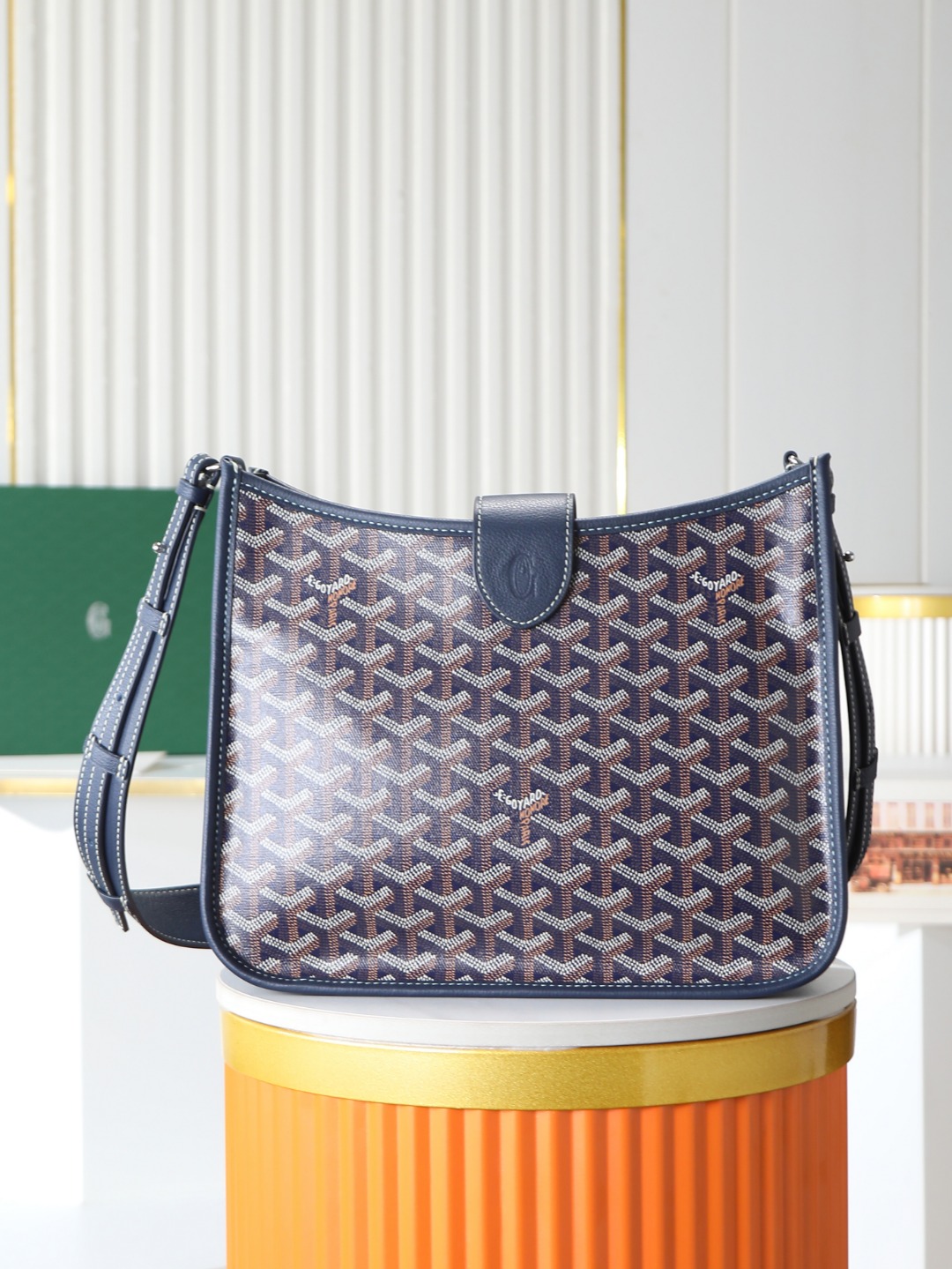 戈雅 斜跨 Goyard MUSETTE – Leather, Beechwood, and Canvas with Calfskin Trim F0-MUSETTPMLTY-01CG01P
