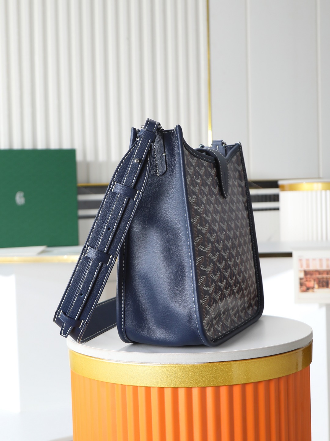 戈雅 斜跨 Goyard MUSETTE – Leather, Beechwood, and Canvas with Calfskin Trim F0-MUSETTPMLTY-01CG01P