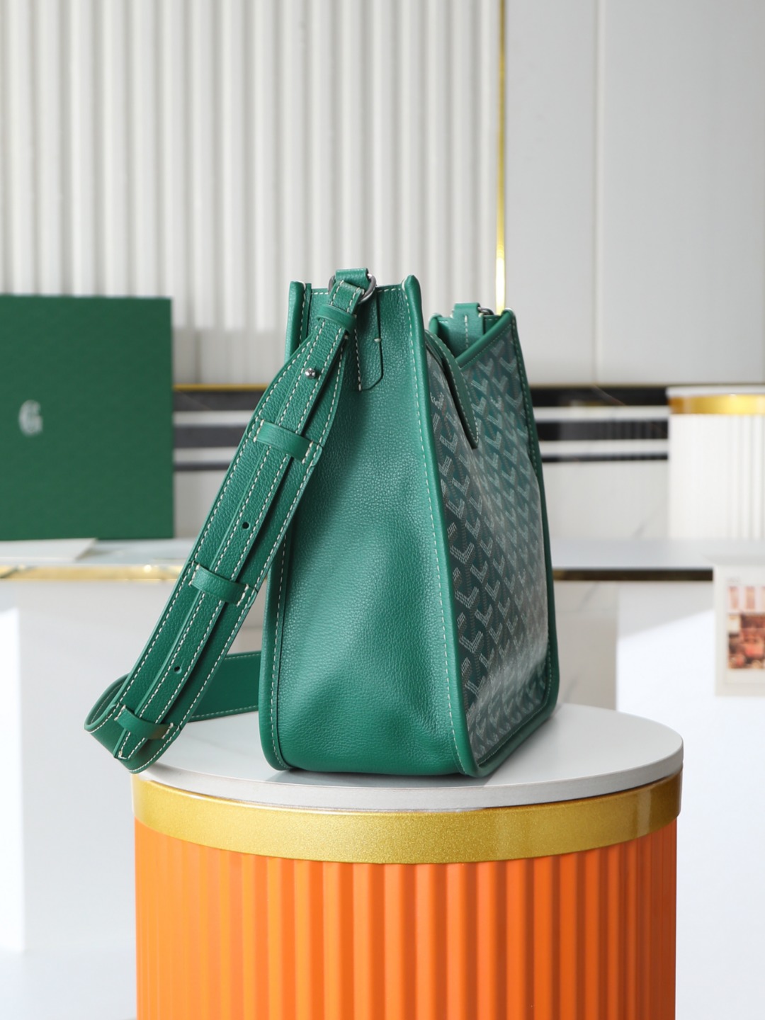 戈雅 斜跨 Goyard MUSETTE – Leather, Beechwood, and Canvas with Calfskin Trim F0-MUSETTPMLTY-01CG01P