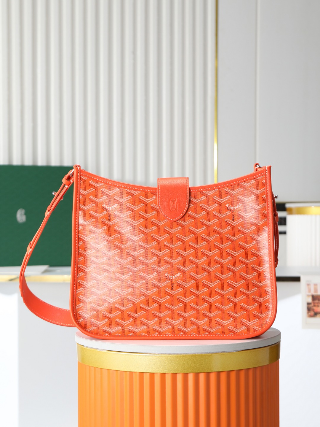 戈雅 斜跨 Goyard MUSETTE – Leather, Beechwood, and Canvas with Calfskin Trim F0-MUSETTPMLTY-01CG01P