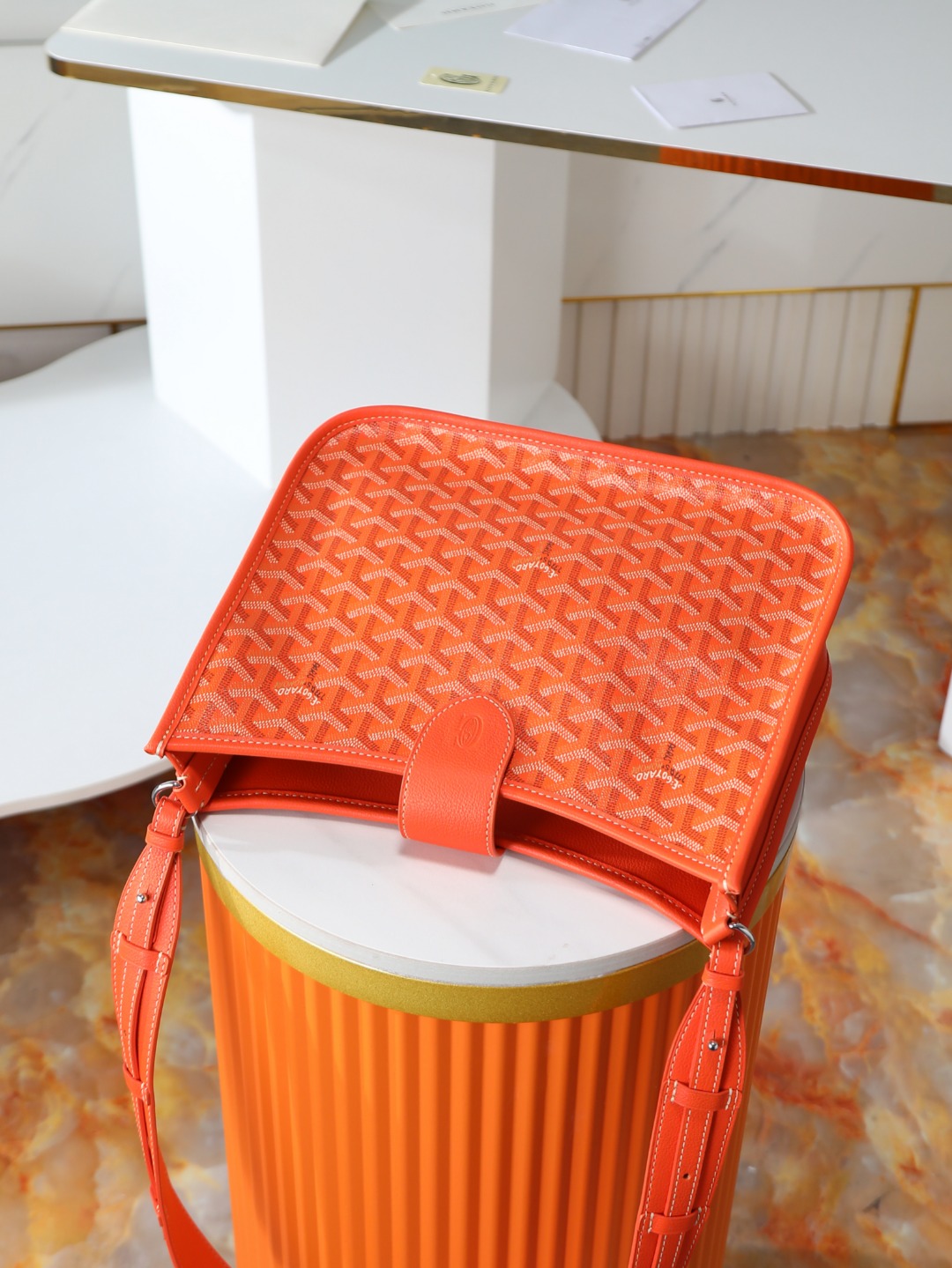 戈雅 斜跨 Goyard MUSETTE – Leather, Beechwood, and Canvas with Calfskin Trim F0-MUSETTPMLTY-01CG01P