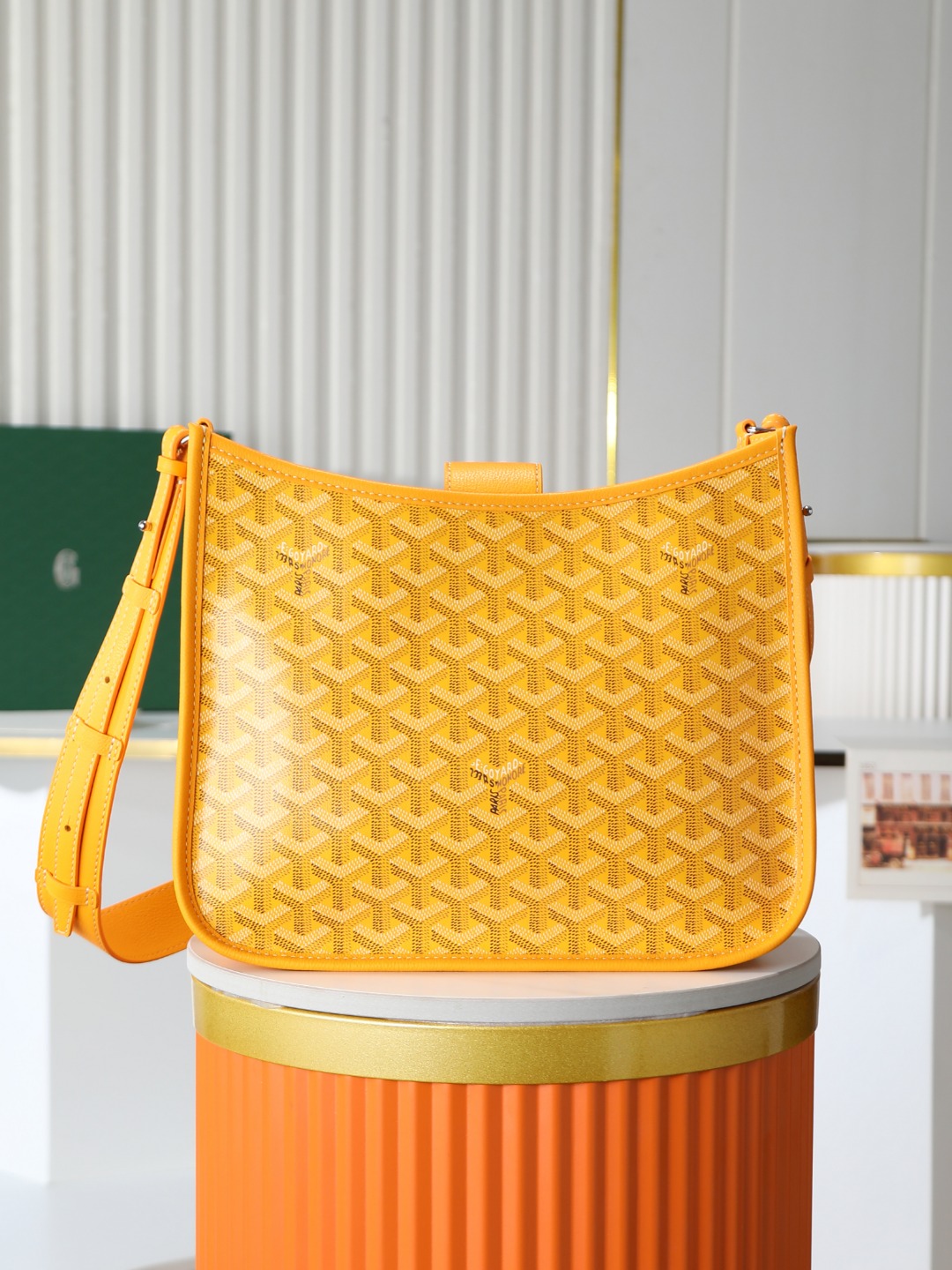 戈雅 斜跨 Goyard MUSETTE – Leather, Beechwood, and Canvas with Calfskin Trim F0-MUSETTPMLTY-01CG01P