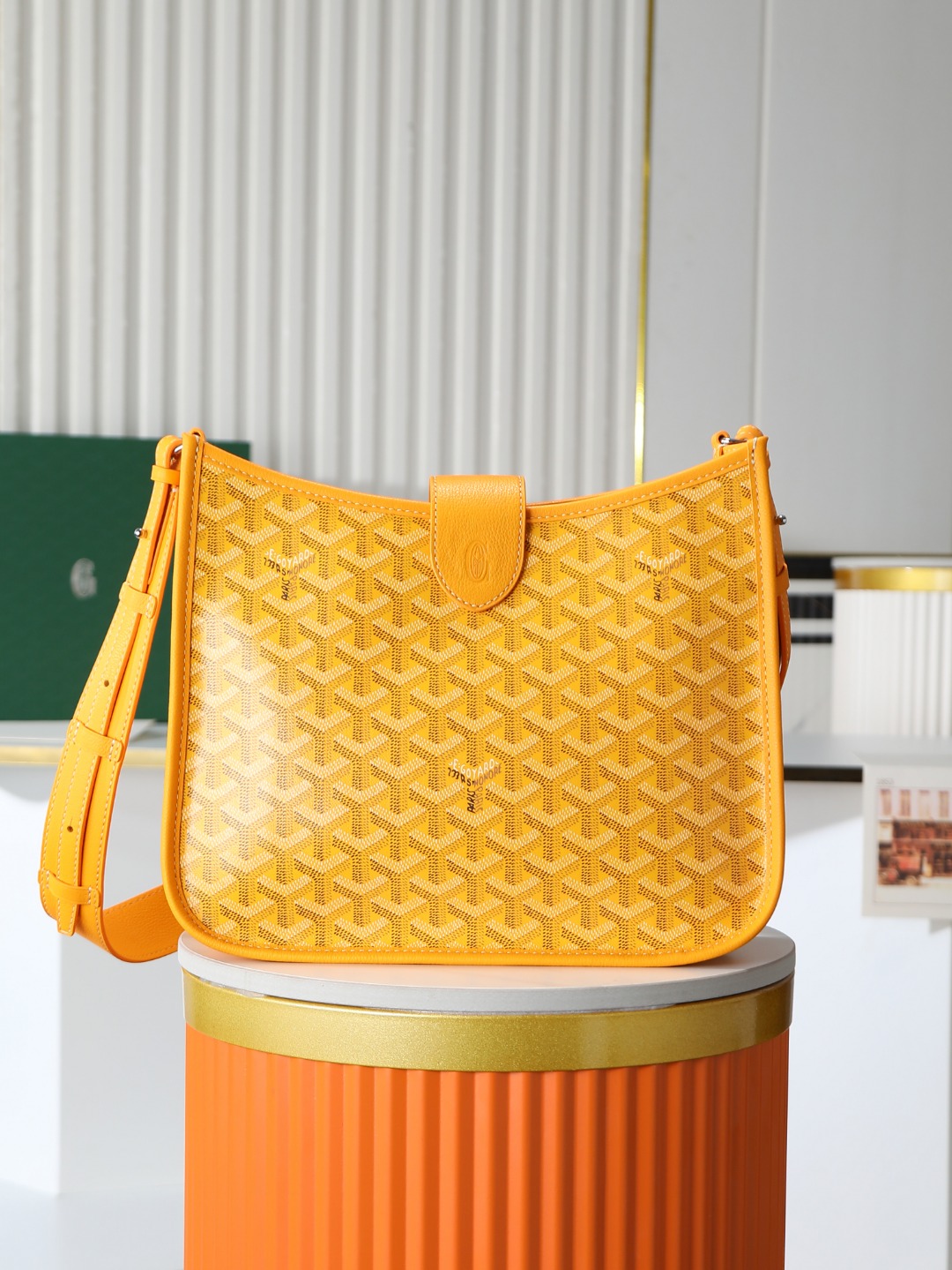 戈雅 斜跨 Goyard MUSETTE – Leather, Beechwood, and Canvas with Calfskin Trim F0-MUSETTPMLTY-01CG01P