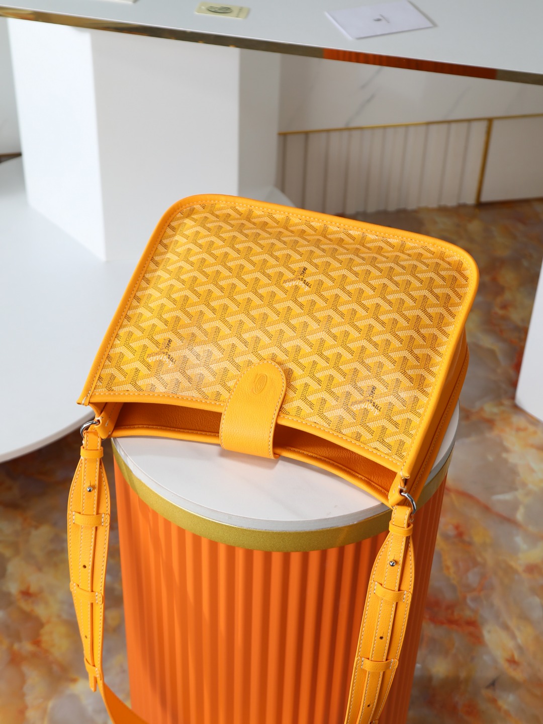 戈雅 斜跨 Goyard MUSETTE – Leather, Beechwood, and Canvas with Calfskin Trim F0-MUSETTPMLTY-01CG01P
