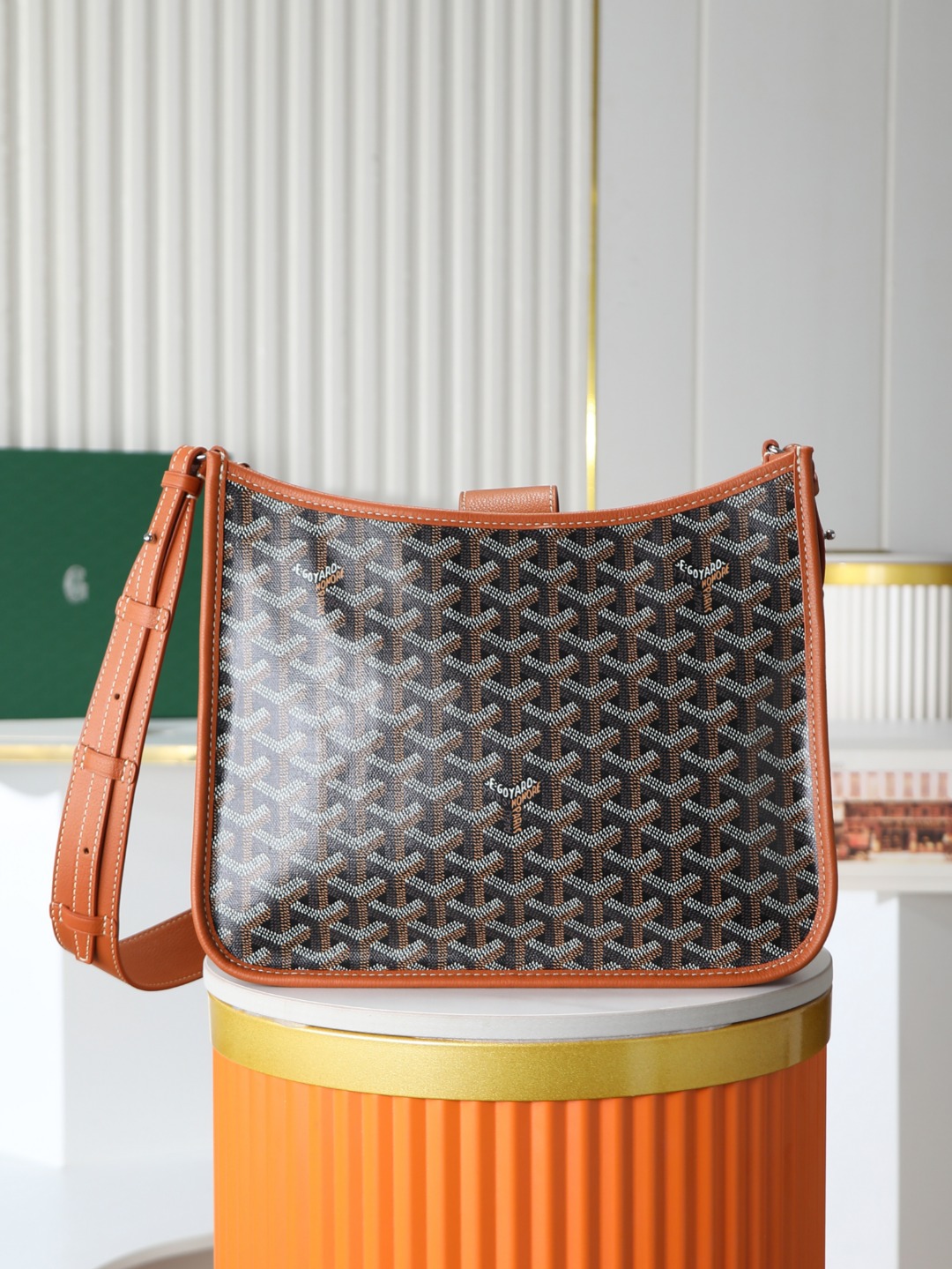 戈雅 斜跨 Goyard MUSETTE – Leather, Beechwood, and Canvas with Calfskin Trim F0-MUSETTPMLTY-01CG01P