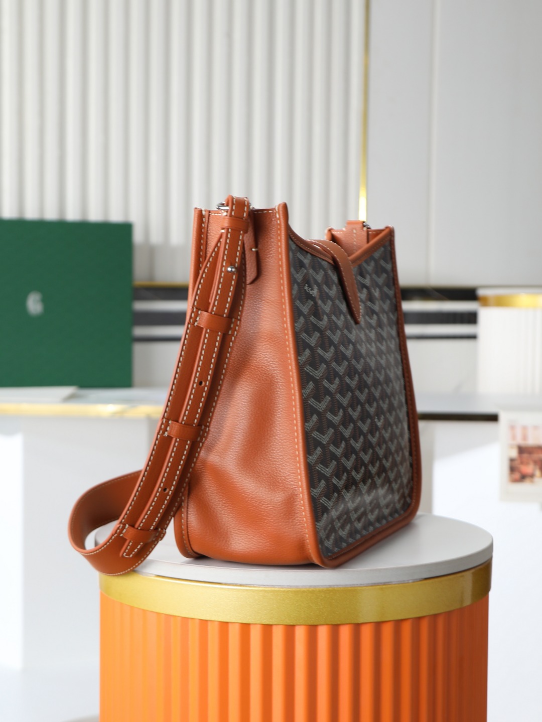 戈雅 斜跨 Goyard MUSETTE – Leather, Beechwood, and Canvas with Calfskin Trim F0-MUSETTPMLTY-01CG01P