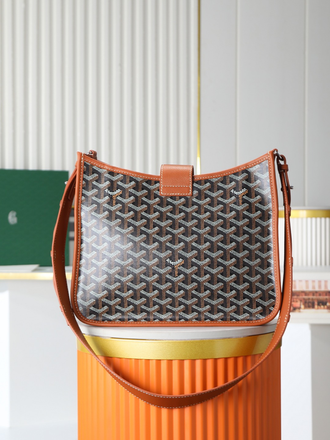 戈雅 斜跨 Goyard MUSETTE – Leather, Beechwood, and Canvas with Calfskin Trim F0-MUSETTPMLTY-01CG01P