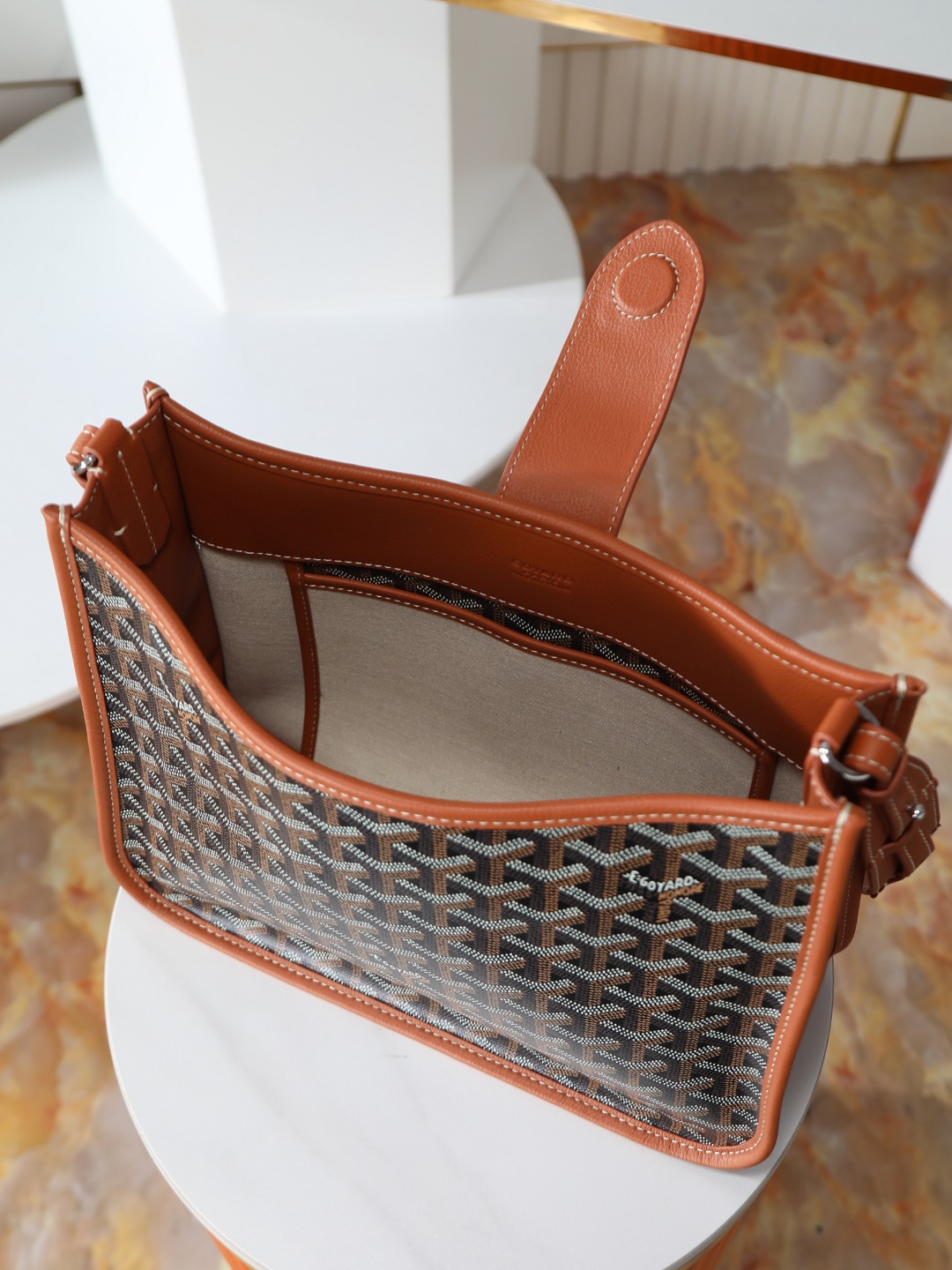 戈雅 斜跨 Goyard MUSETTE – Leather, Beechwood, and Canvas with Calfskin Trim F0-MUSETTPMLTY-01CG01P
