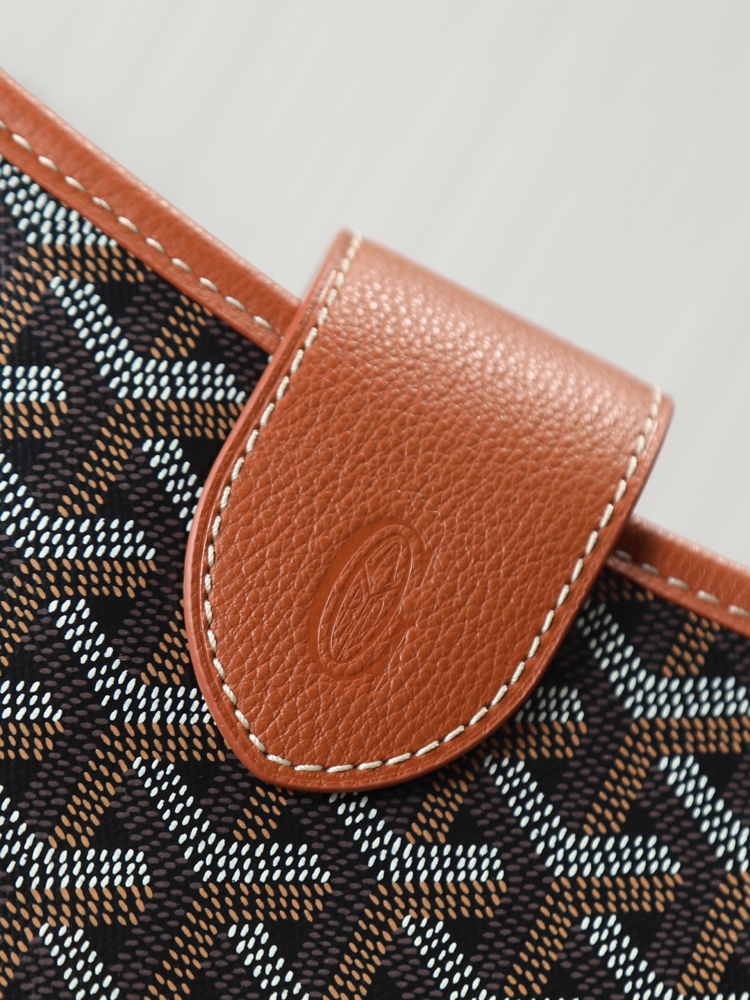 戈雅 斜跨 Goyard MUSETTE – Leather, Beechwood, and Canvas with Calfskin Trim F0-MUSETTPMLTY-01CG01P