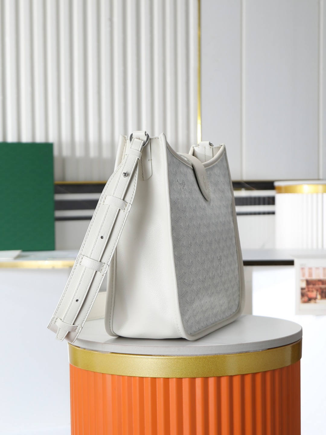 戈雅 斜跨 Goyard MUSETTE – Leather, Beechwood, and Canvas with Calfskin Trim F0-MUSETTPMLTY-01CG01P