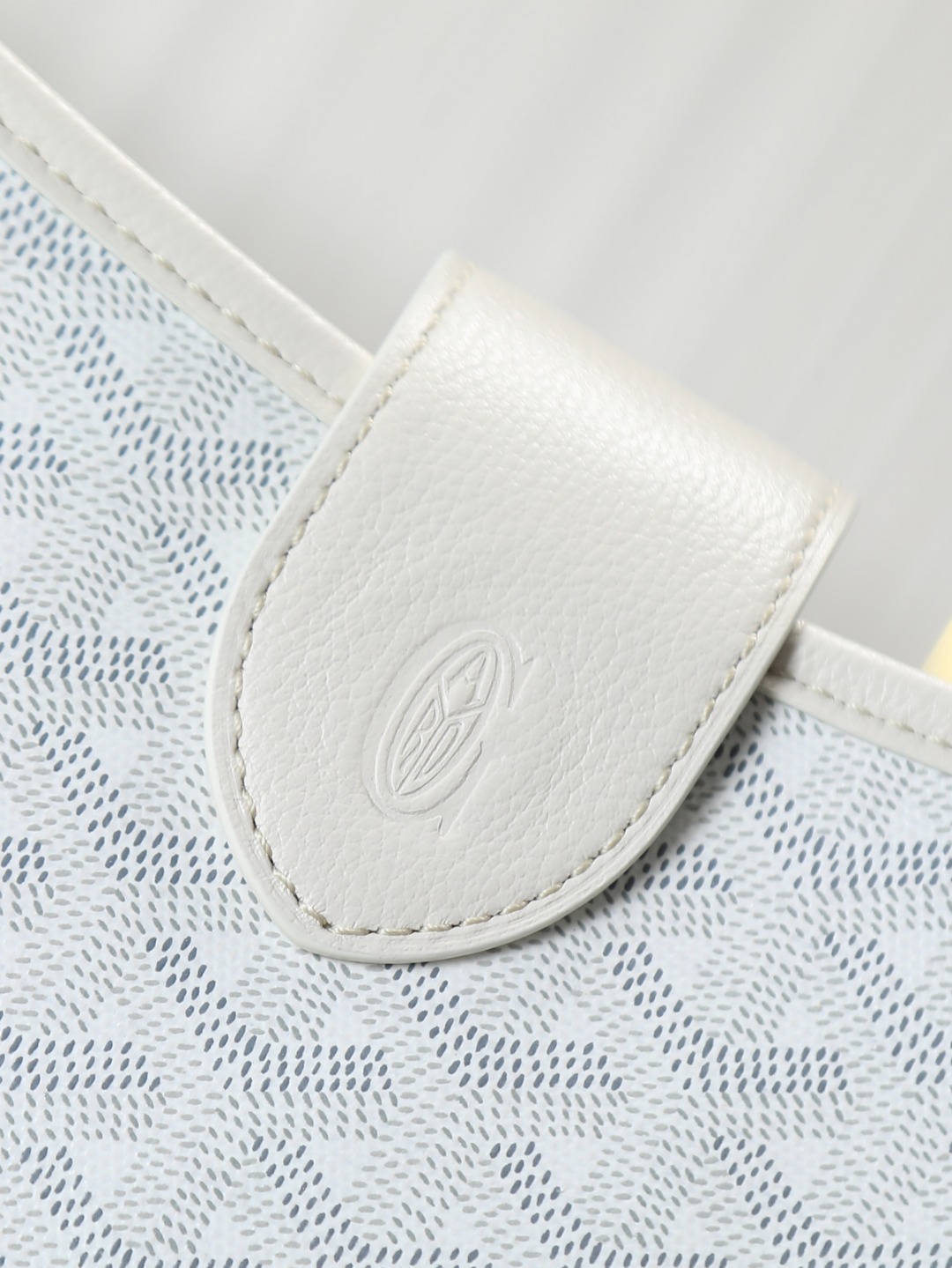 戈雅 斜跨 Goyard MUSETTE – Leather, Beechwood, and Canvas with Calfskin Trim F0-MUSETTPMLTY-01CG01P