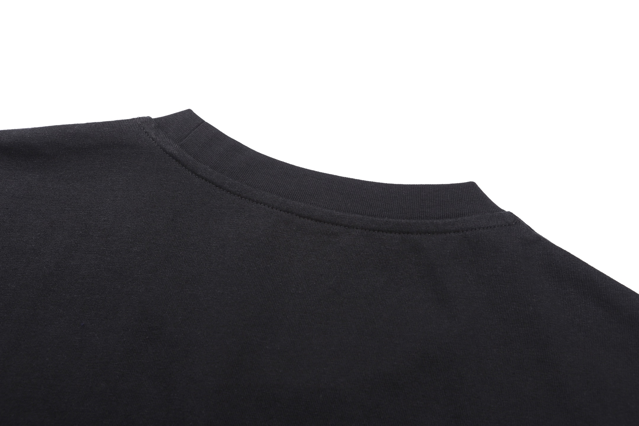Givenchy 纪梵希 logo刺绣贴片圆领短袖 T恤 夏款 黑色 A0