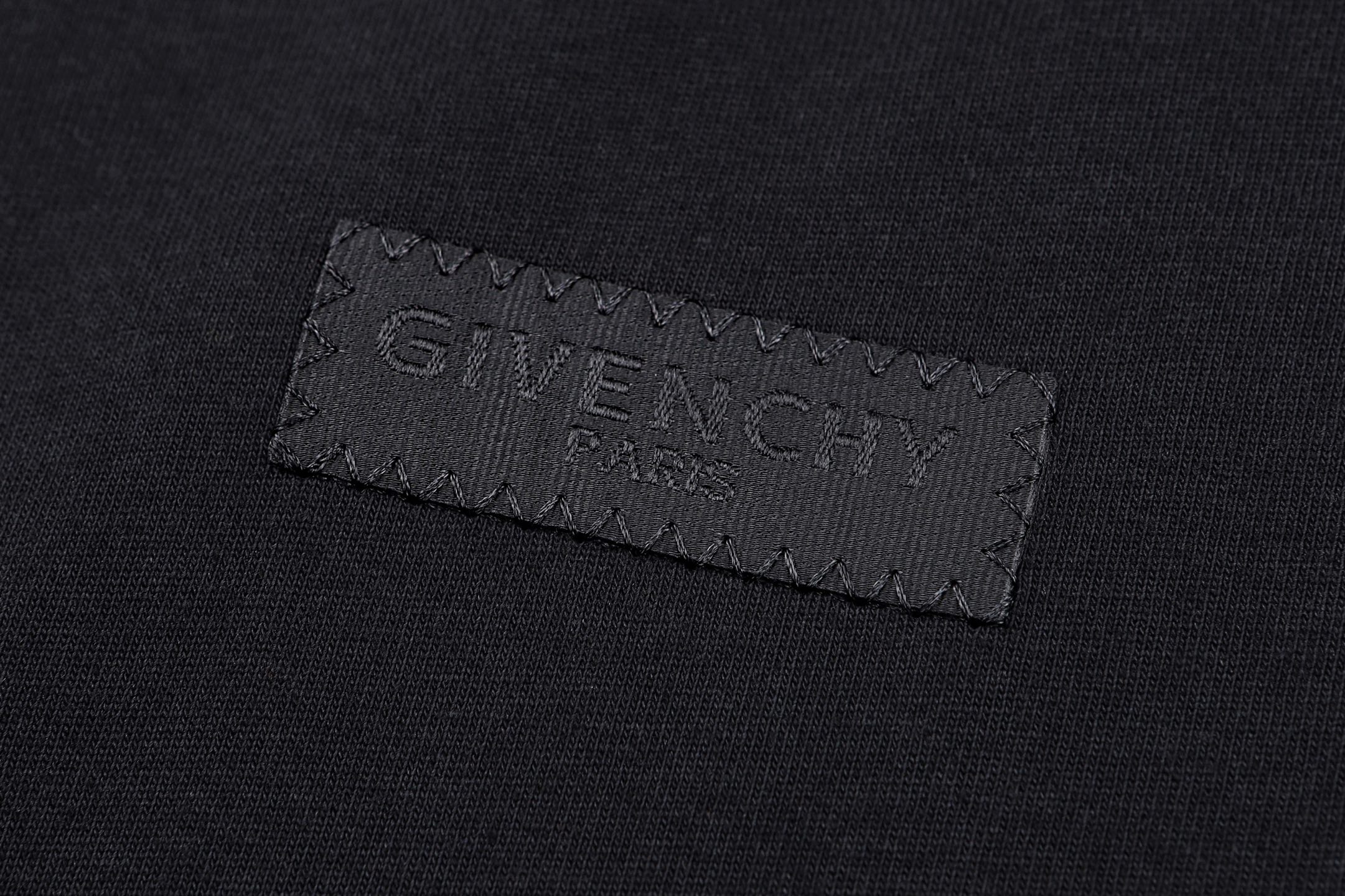 Givenchy 纪梵希 logo刺绣贴片圆领短袖 T恤 夏款 黑色 A0