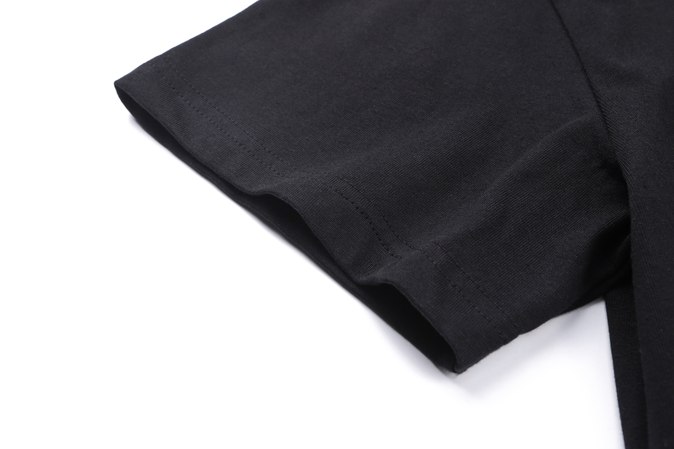 Givenchy 纪梵希 logo刺绣贴片圆领短袖 T恤 夏款 黑色 A0