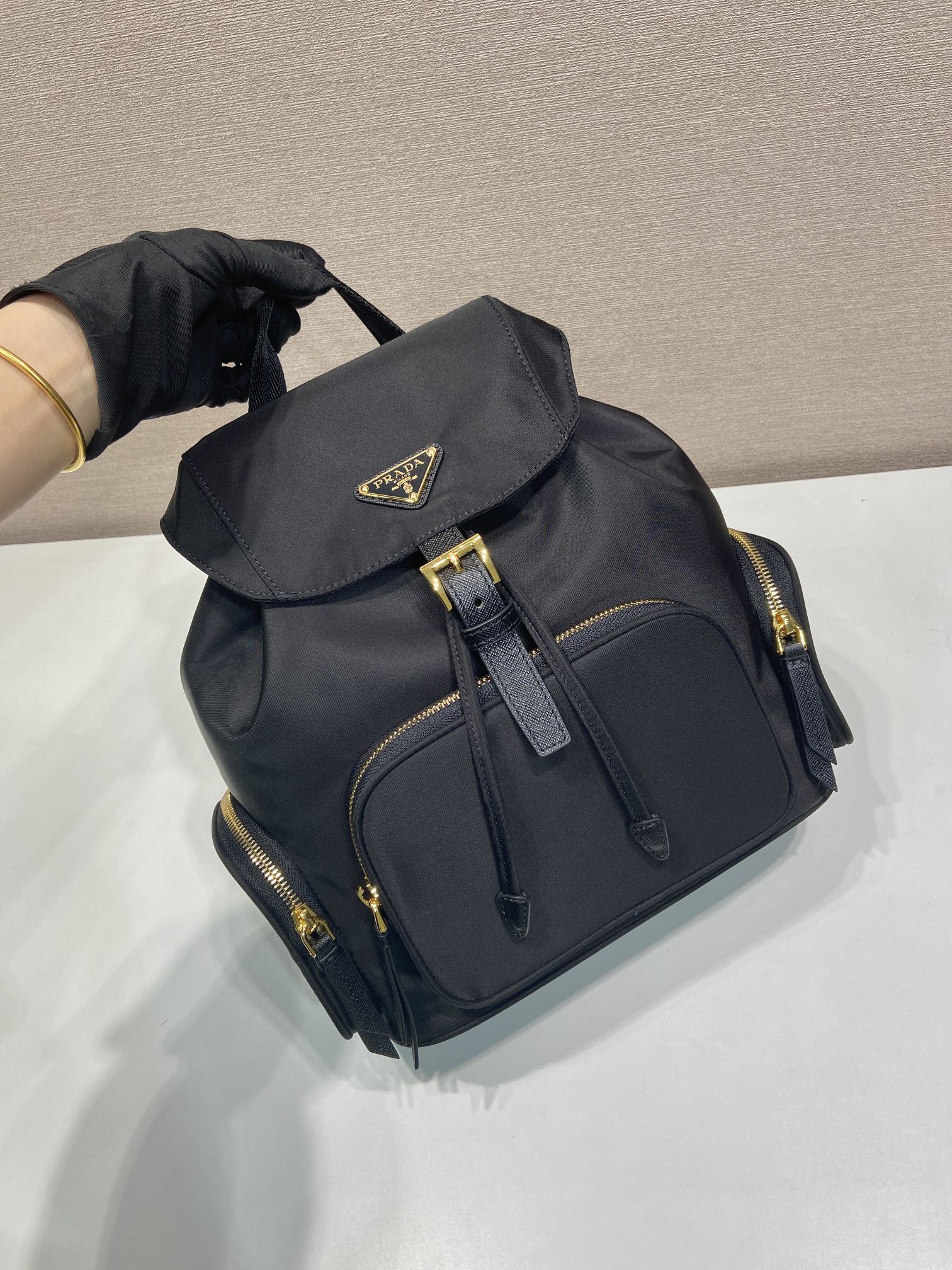 普拉达 PRADA Re-Nylon 双肩包 黑色 尼龙 H0-1BZ081_RV44_F0632