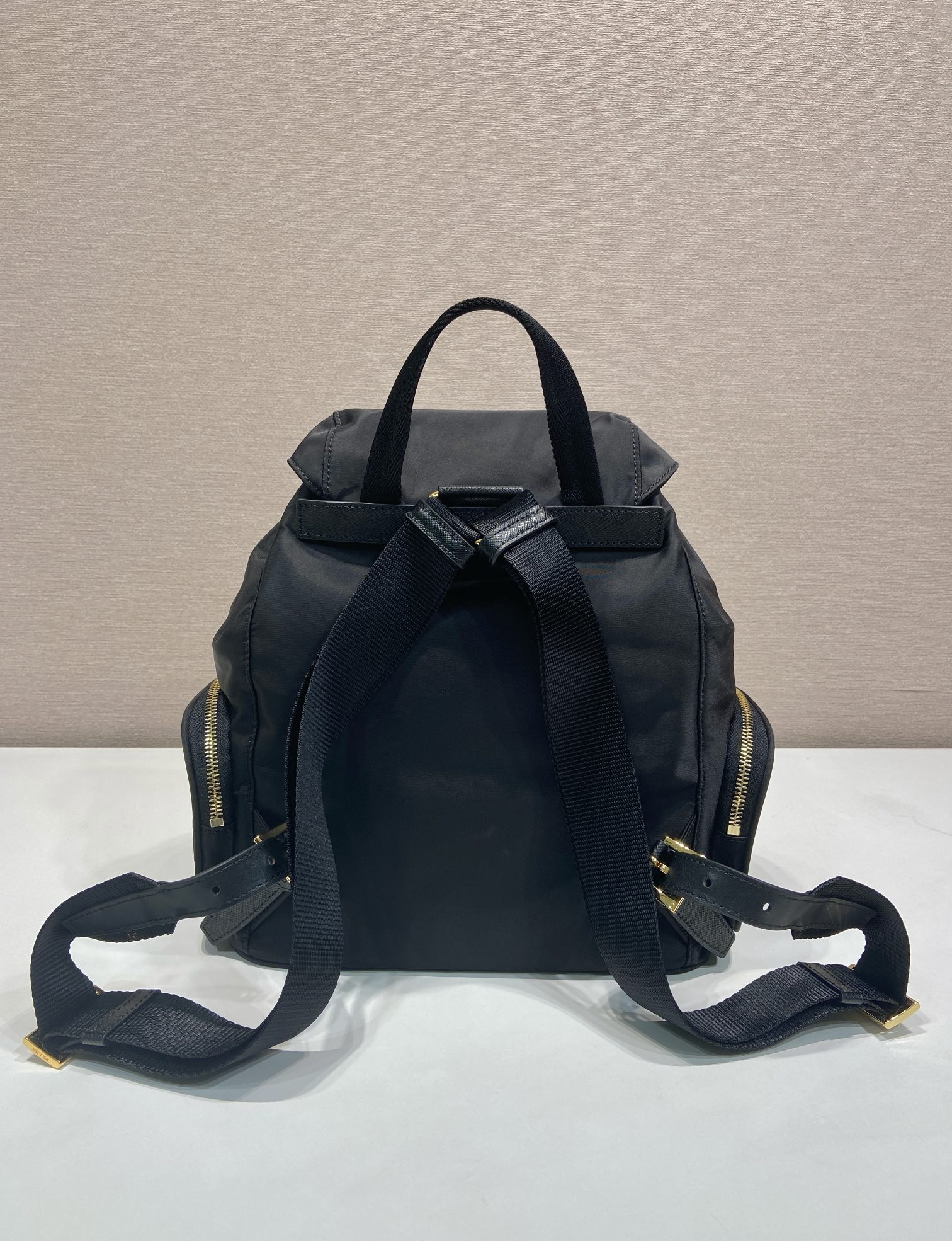 普拉达 PRADA Re-Nylon 双肩包 黑色 尼龙 H0-1BZ081_RV44_F0632