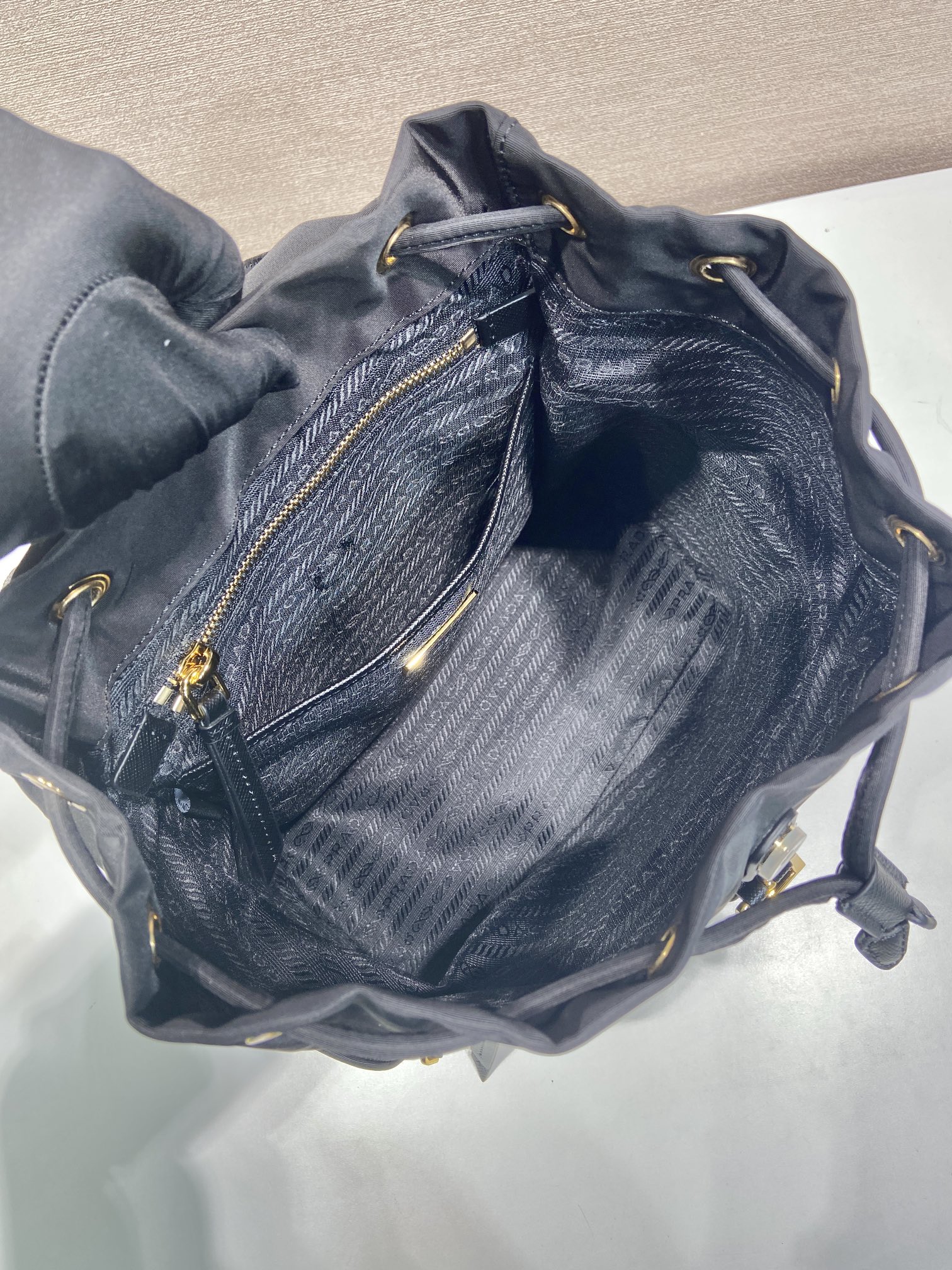 普拉达 PRADA Re-Nylon 双肩包 黑色 尼龙 H0-1BZ081_RV44_F0632