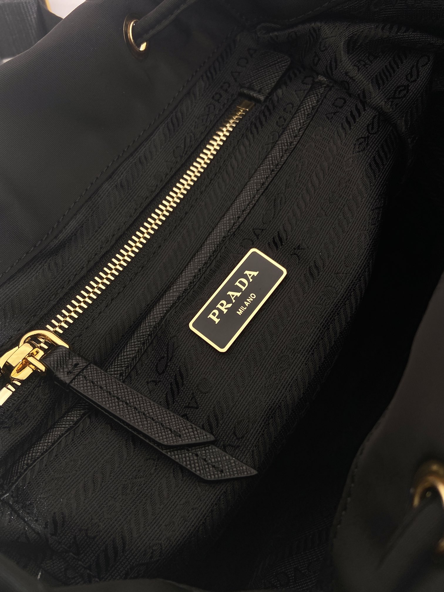 普拉达 PRADA Re-Nylon 双肩包 黑色 尼龙 H0-1BZ081_RV44_F0632
