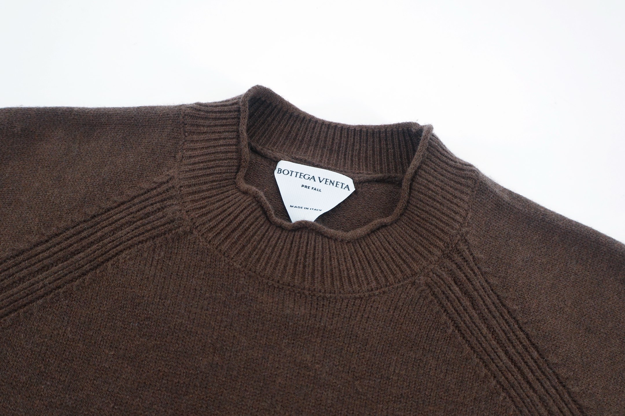 Bottega Veneta 纯色卷边圆领毛衣 针织衫 外套 长袖 咖色 白色 B5