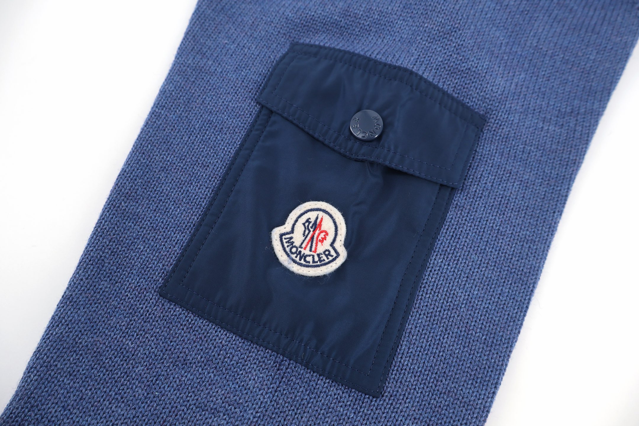 Moncler 蒙口 袖口袋圆领毛衣 针织衫 秋冬 外套 蓝色 黑色 白色 B0