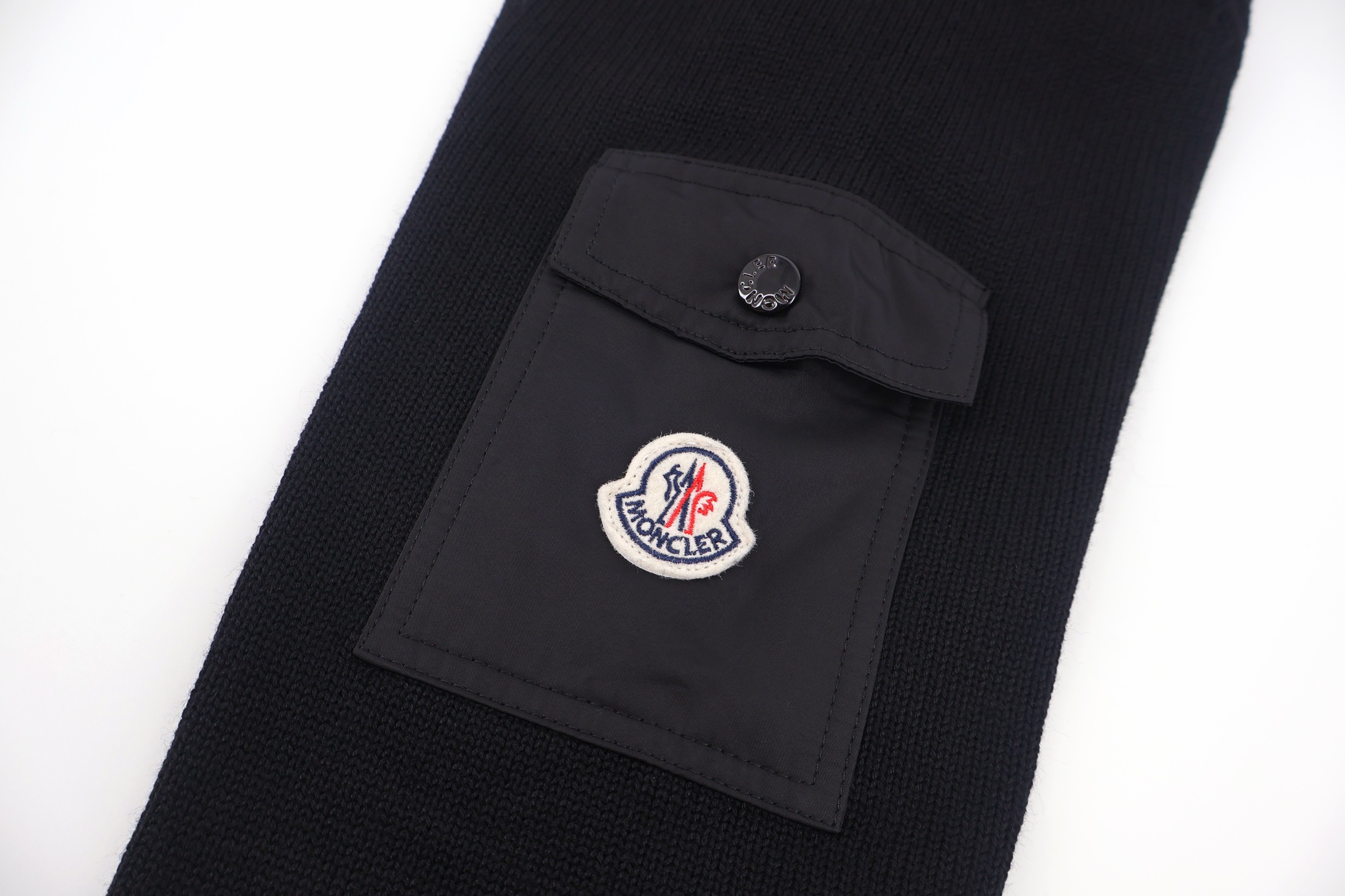 Moncler 蒙口 袖口袋圆领毛衣 针织衫 秋冬 外套 蓝色 黑色 白色 B0