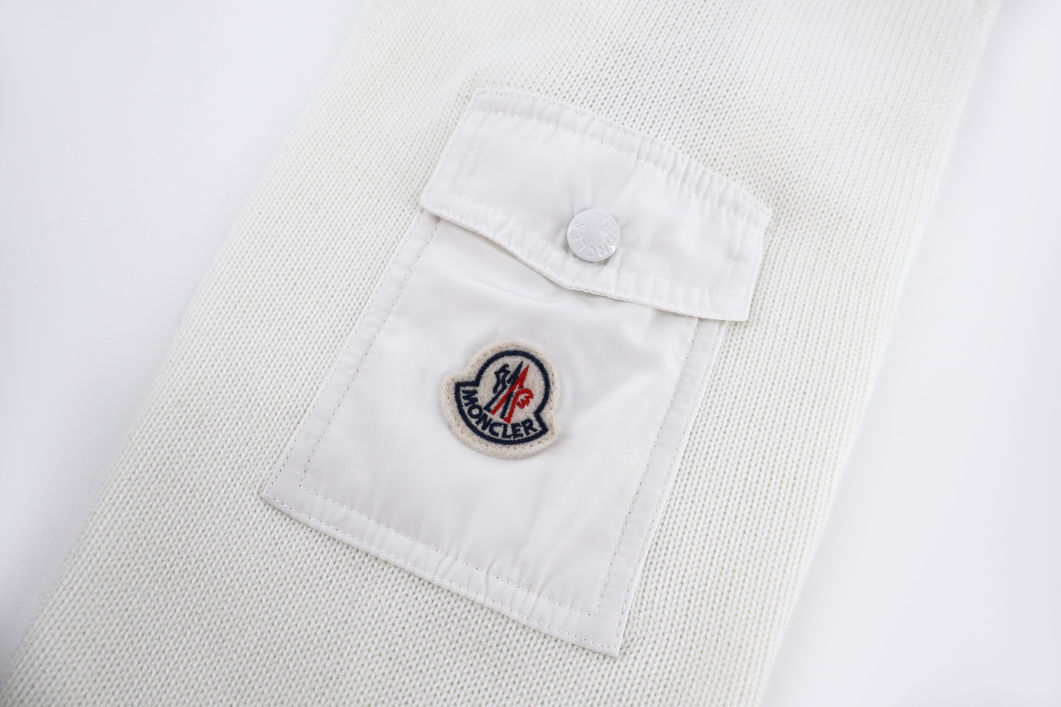 Moncler 蒙口 袖口袋圆领毛衣 针织衫 秋冬 外套 蓝色 黑色 白色 B0